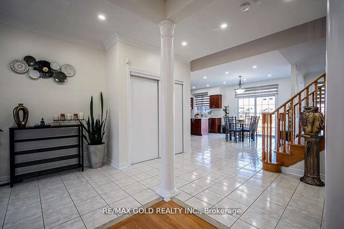 17 Yellow Pine Road