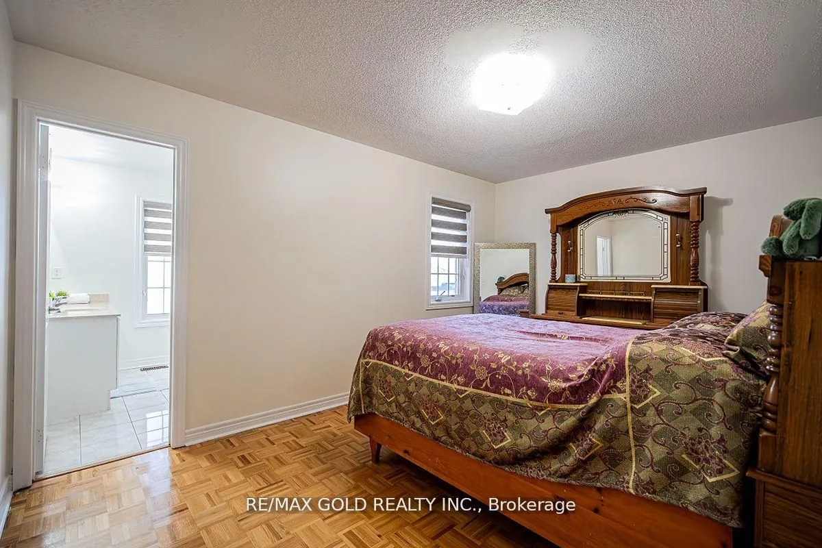 17 Yellow Pine Road