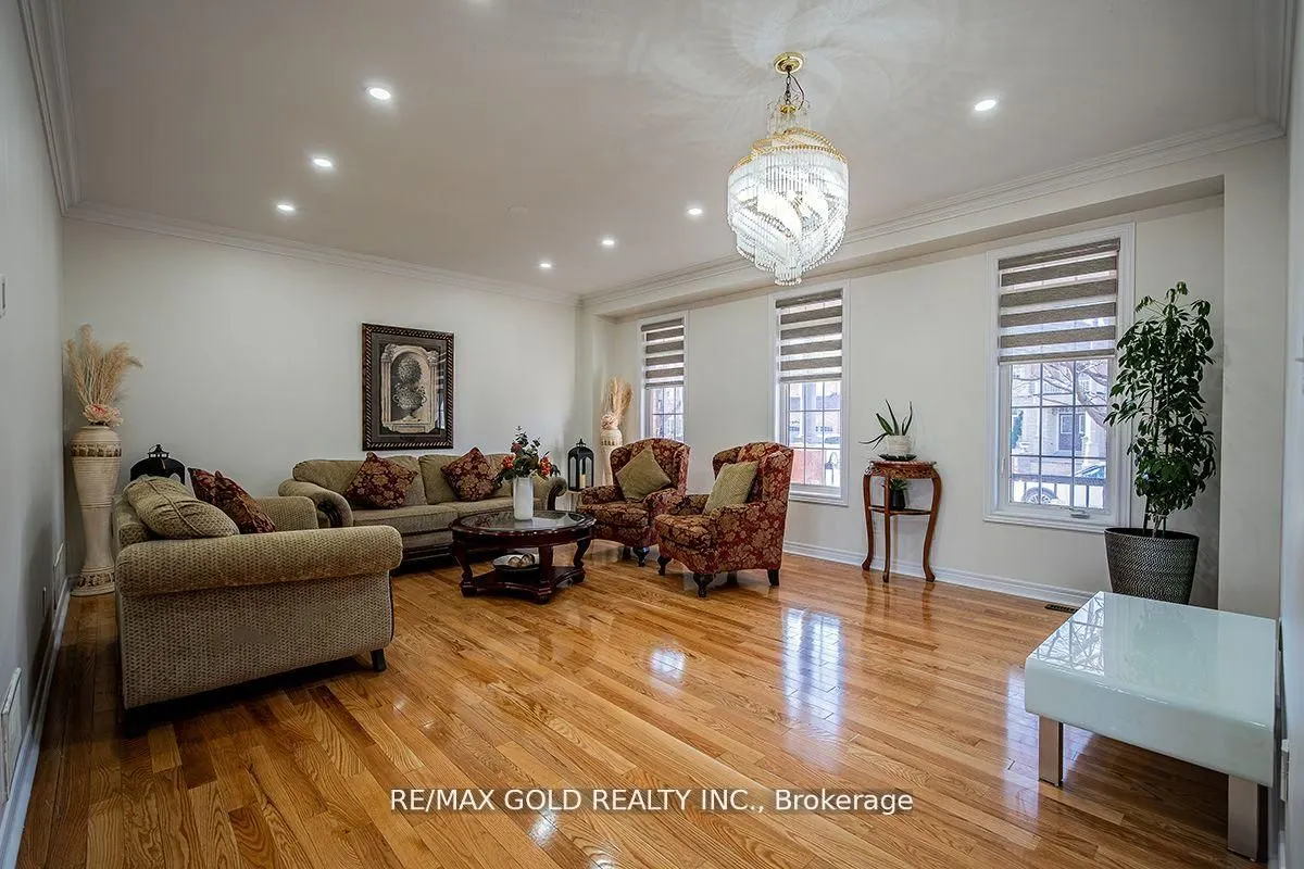 17 Yellow Pine Road