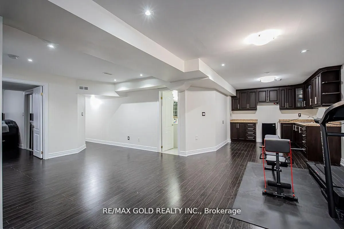 17 Yellow Pine Road