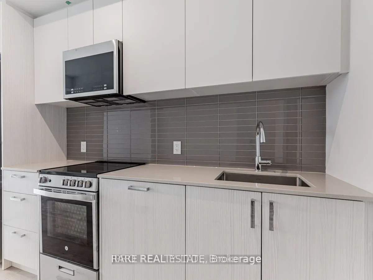 1787 St. Clair Avenue, #823