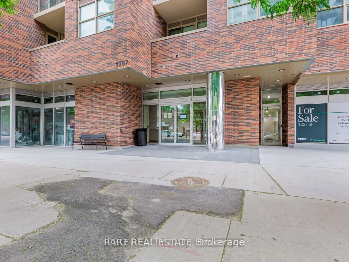 1787 St. Clair Avenue, #823