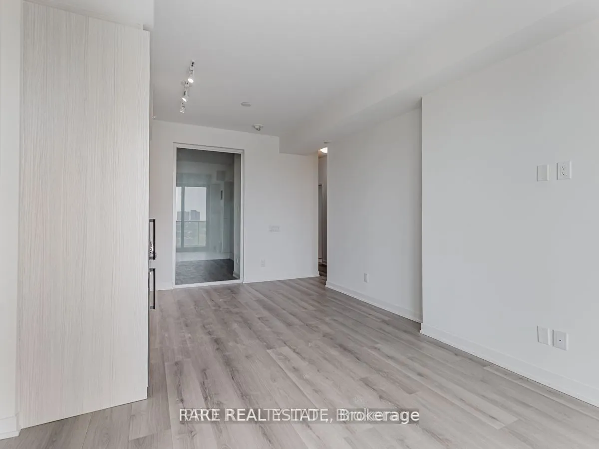 1787 St. Clair Avenue, #823