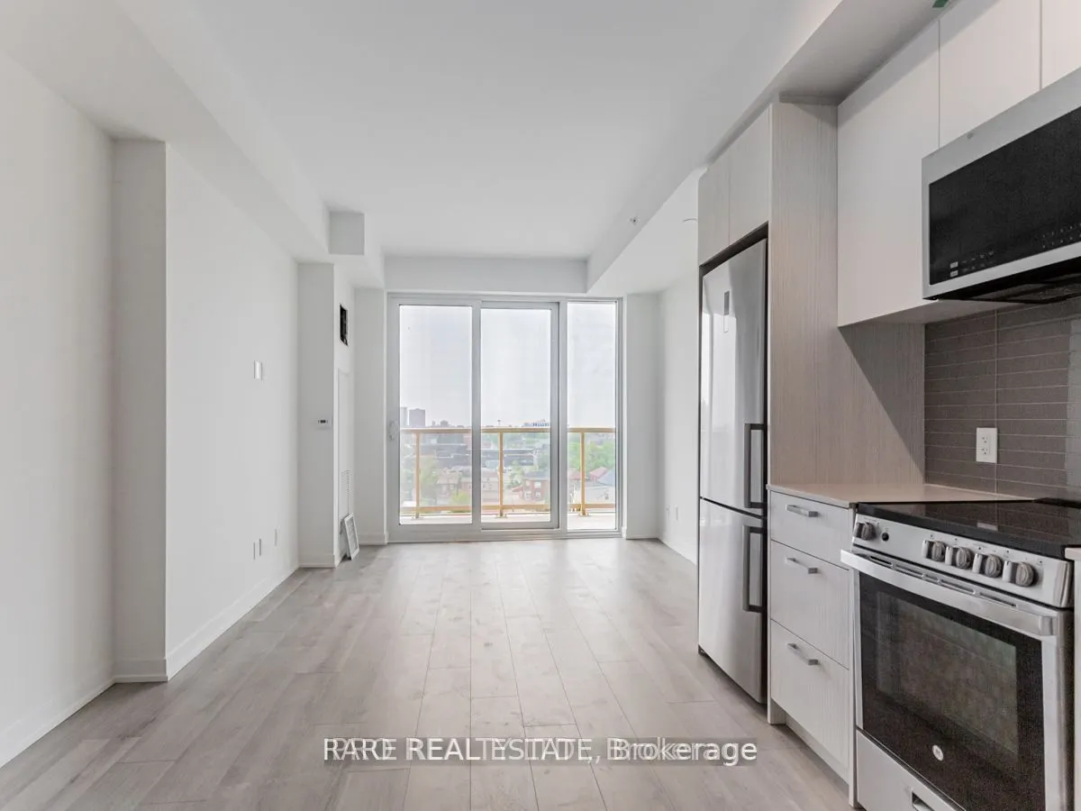 1787 St. Clair Avenue, #823