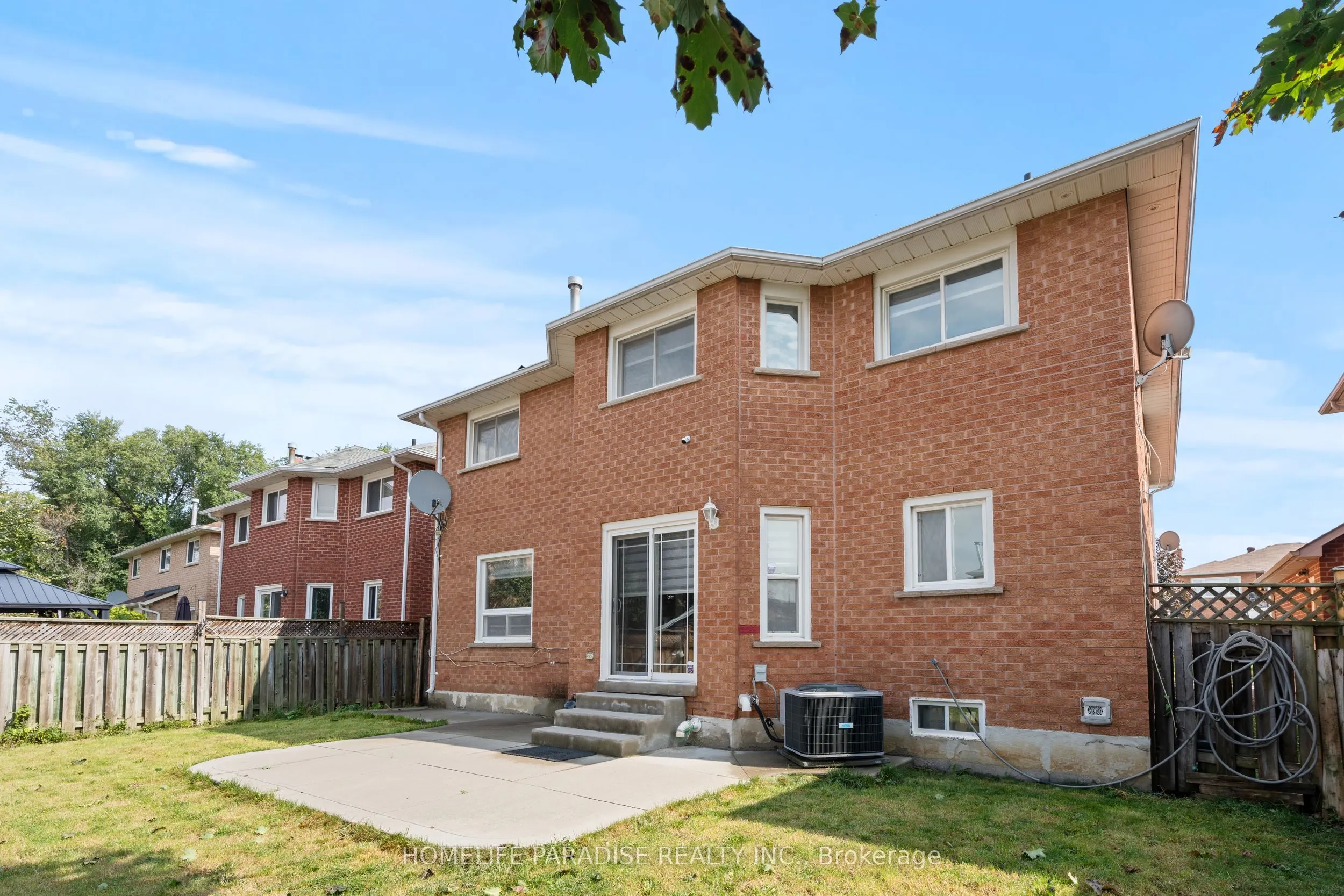 6 Ivy Lea Court