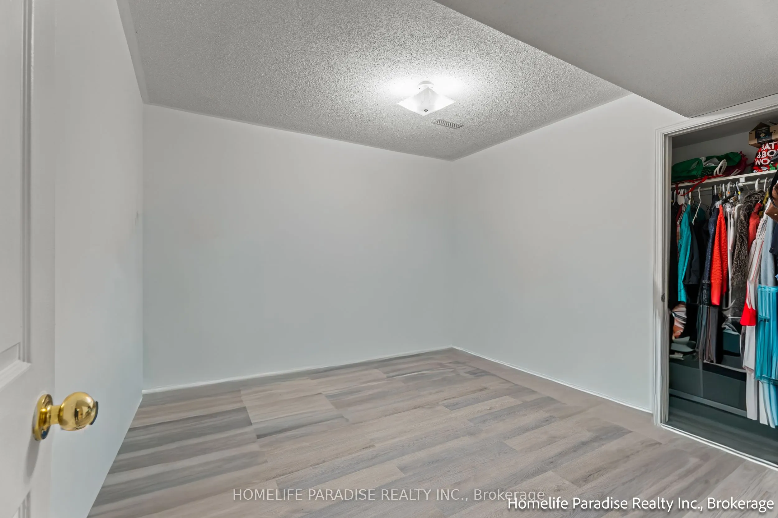 6 Ivy Lea Court