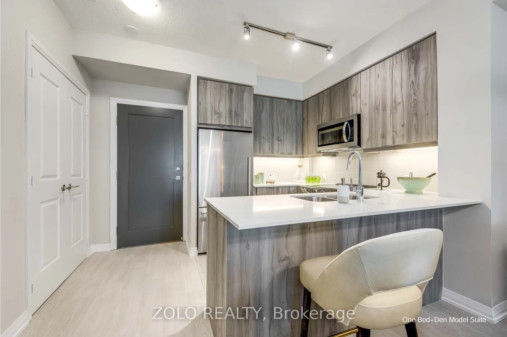 15 Watergarden Drive, #215