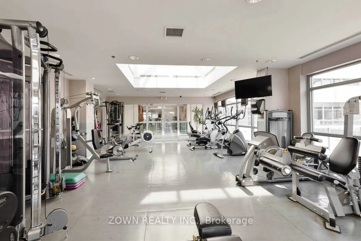 33 Elm Drive W, #813