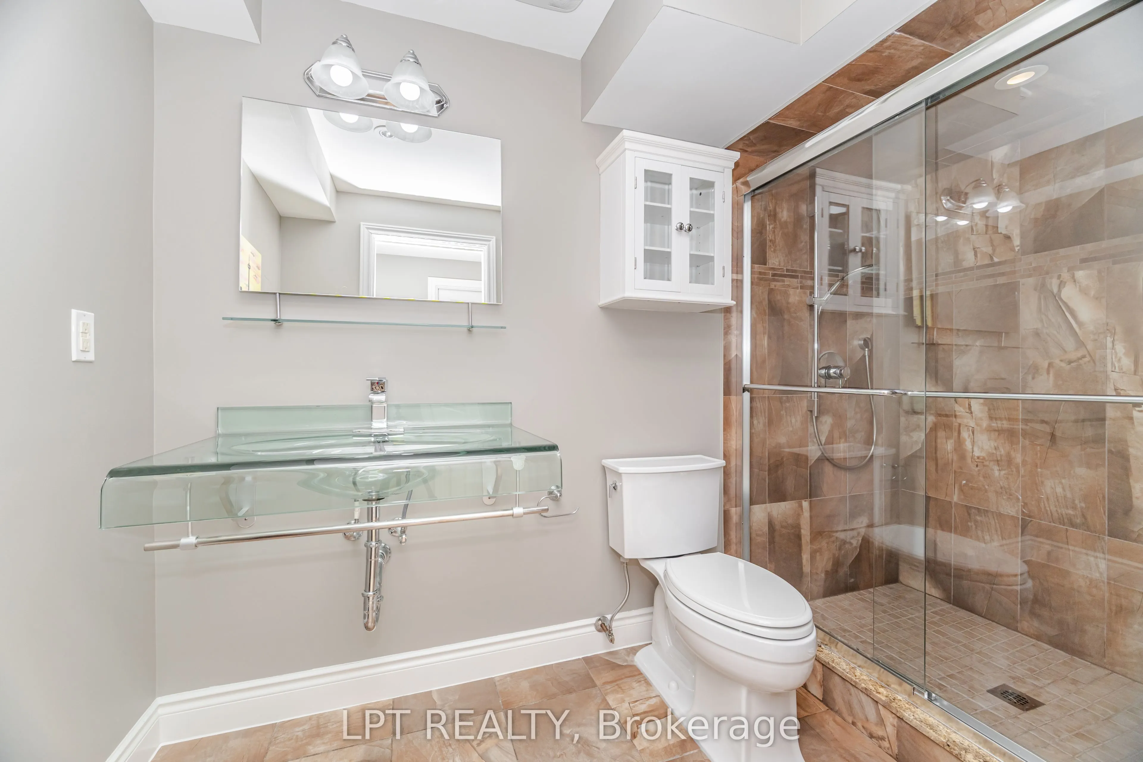 2270 Dunforest Crescent