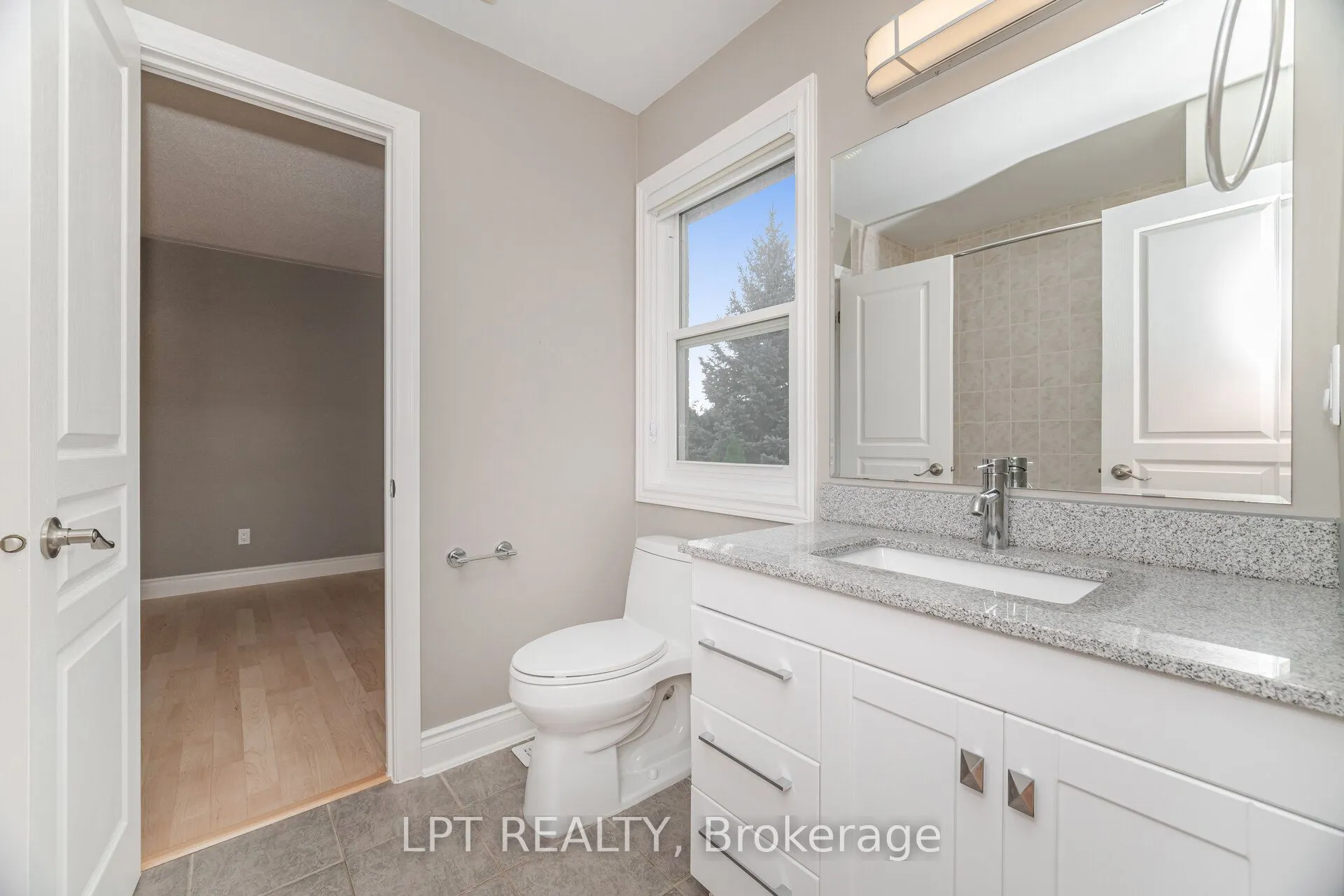 2270 Dunforest Crescent