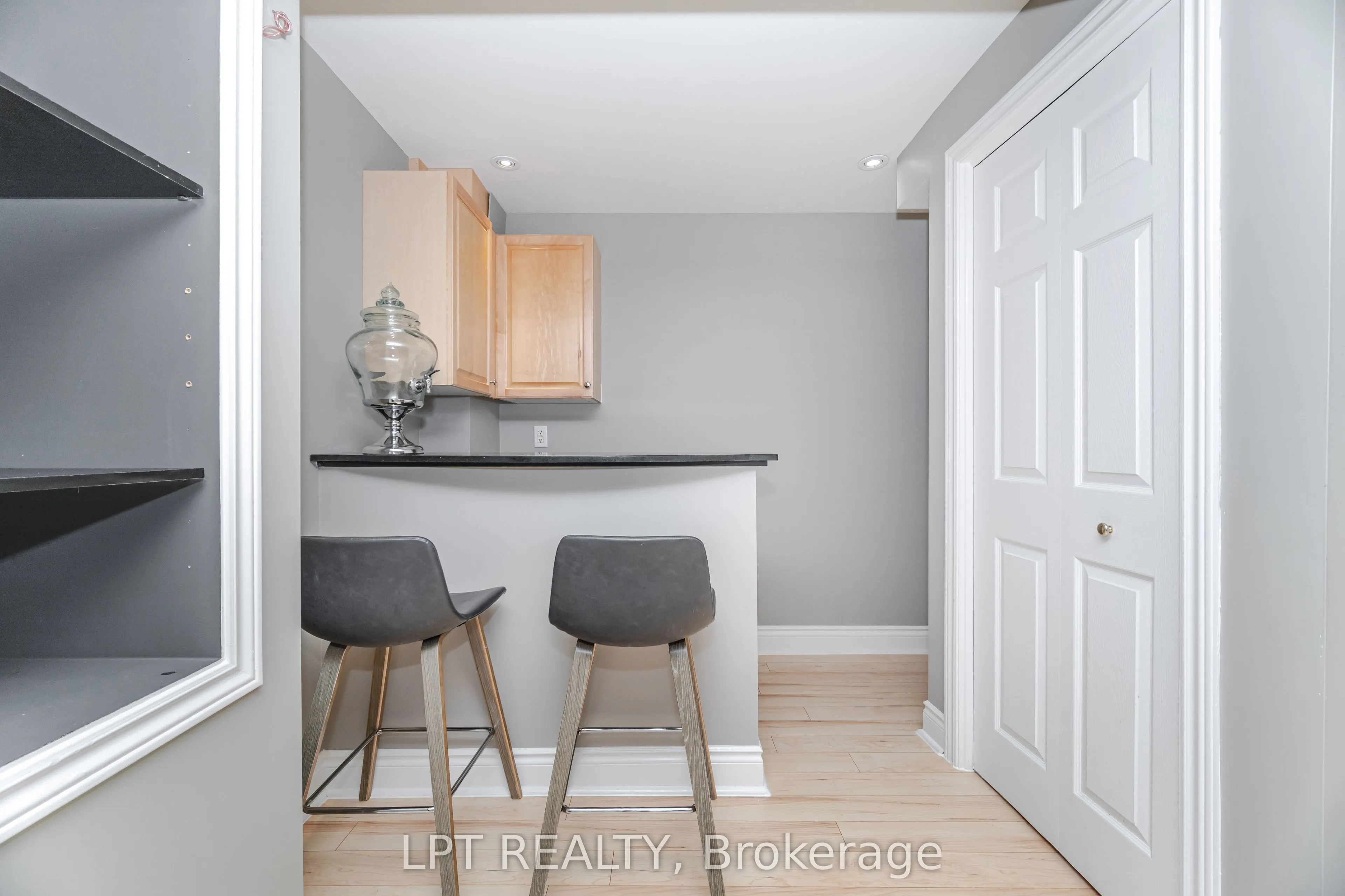 2270 Dunforest Crescent
