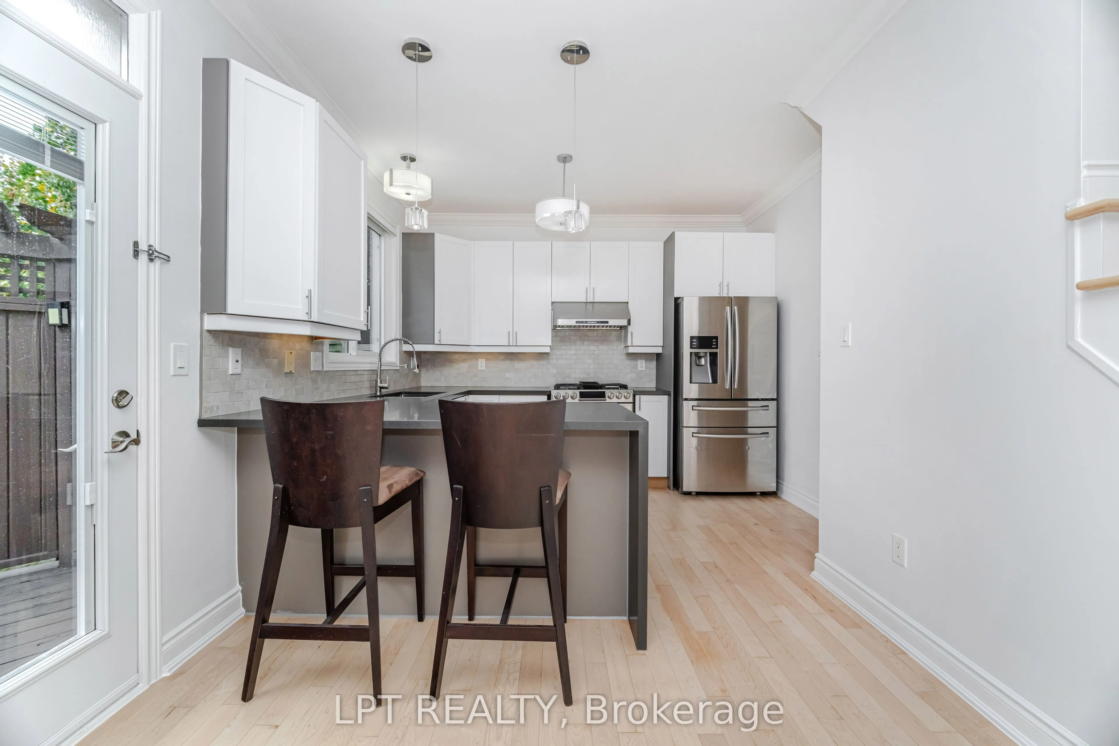 2270 Dunforest Crescent