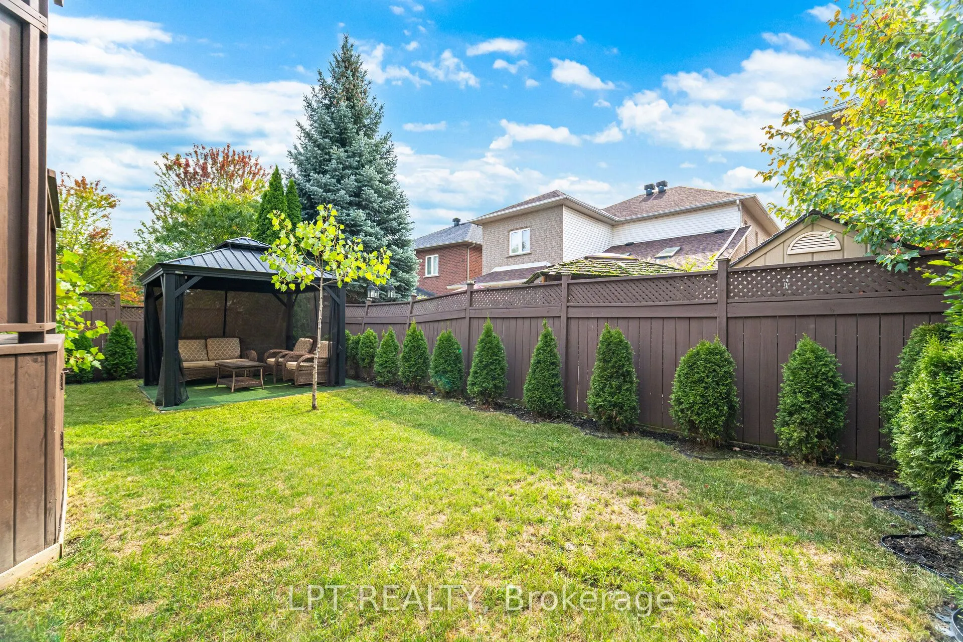 2270 Dunforest Crescent