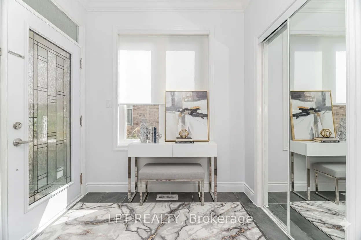 2270 Dunforest Crescent