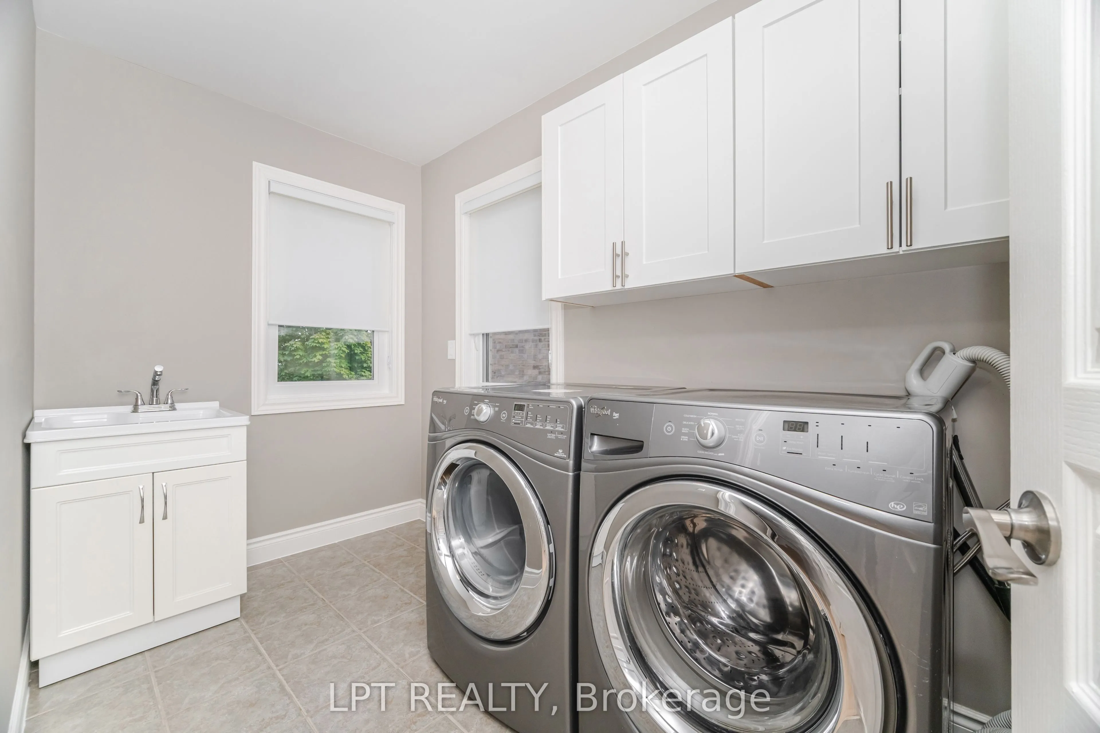 2270 Dunforest Crescent