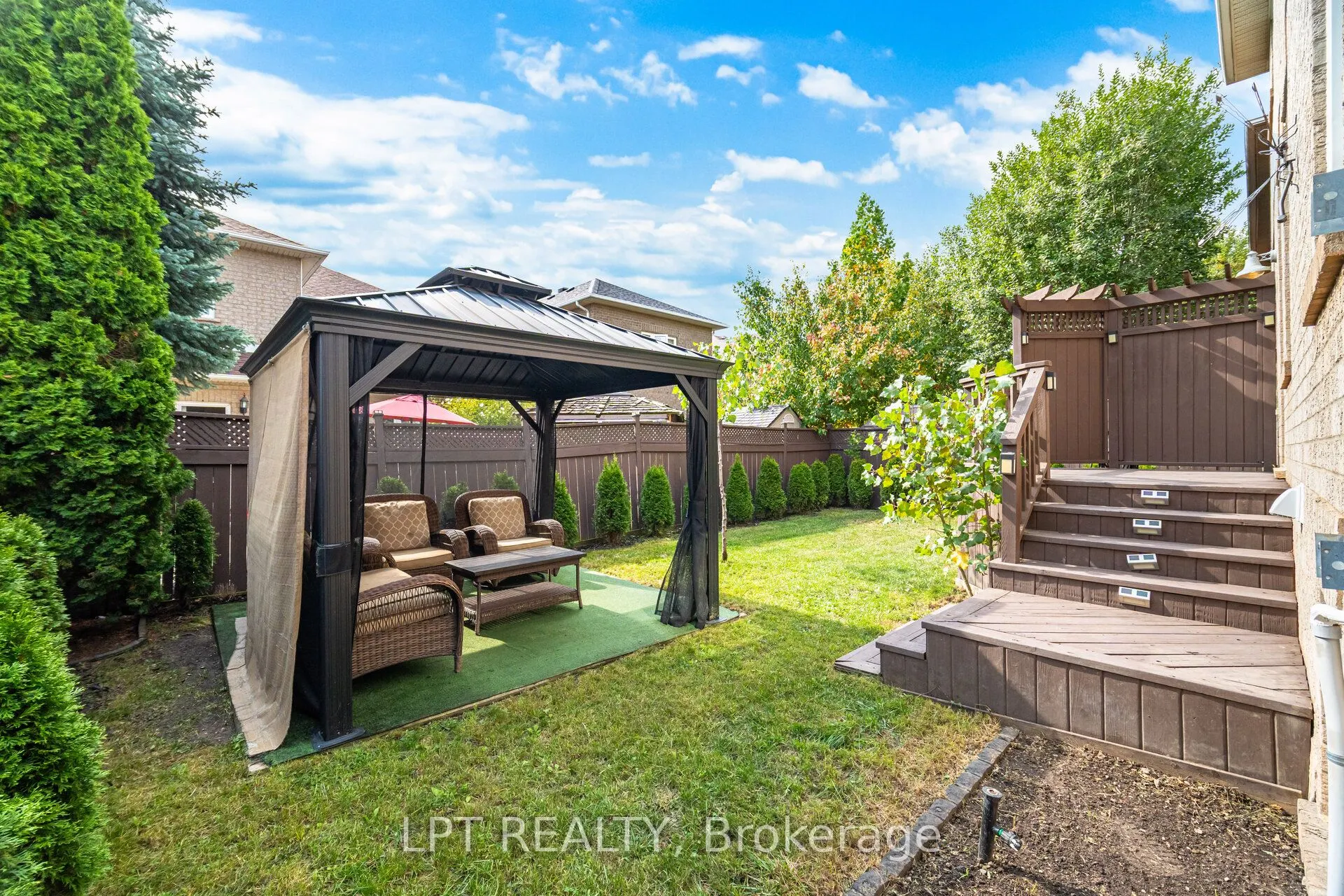 2270 Dunforest Crescent