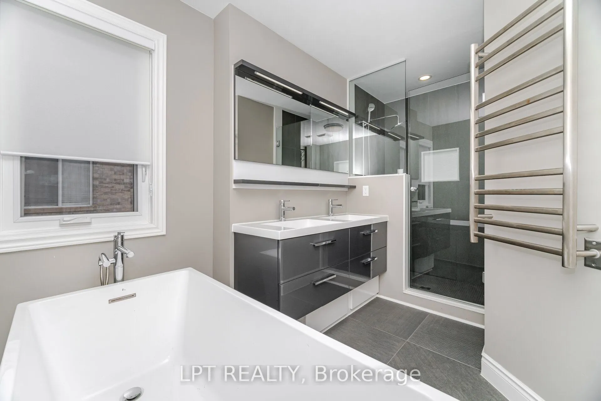 2270 Dunforest Crescent