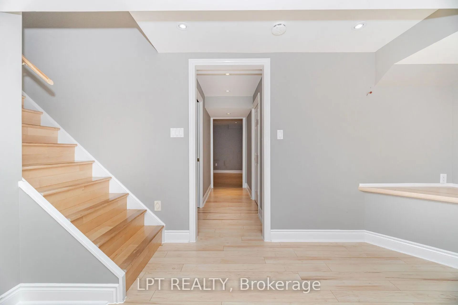 2270 Dunforest Crescent