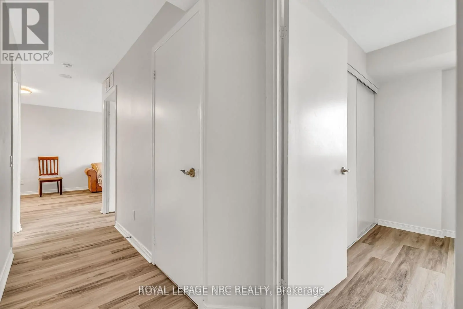 60 Heintzman Street, #933