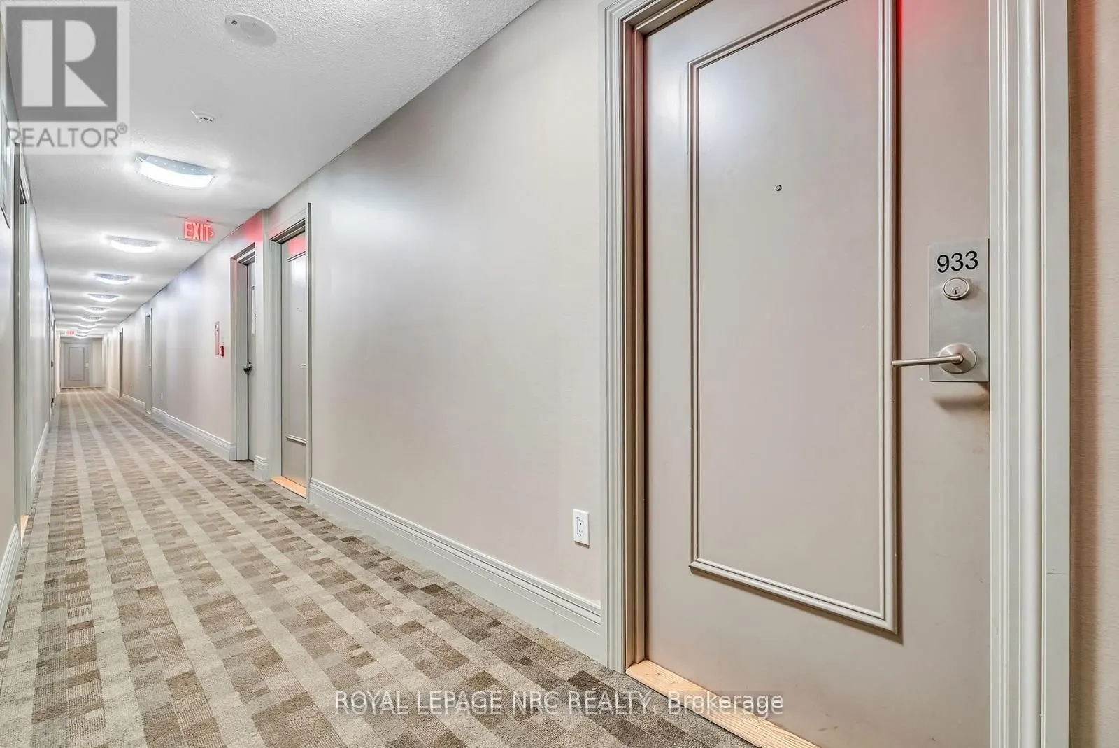 60 Heintzman Street, #933