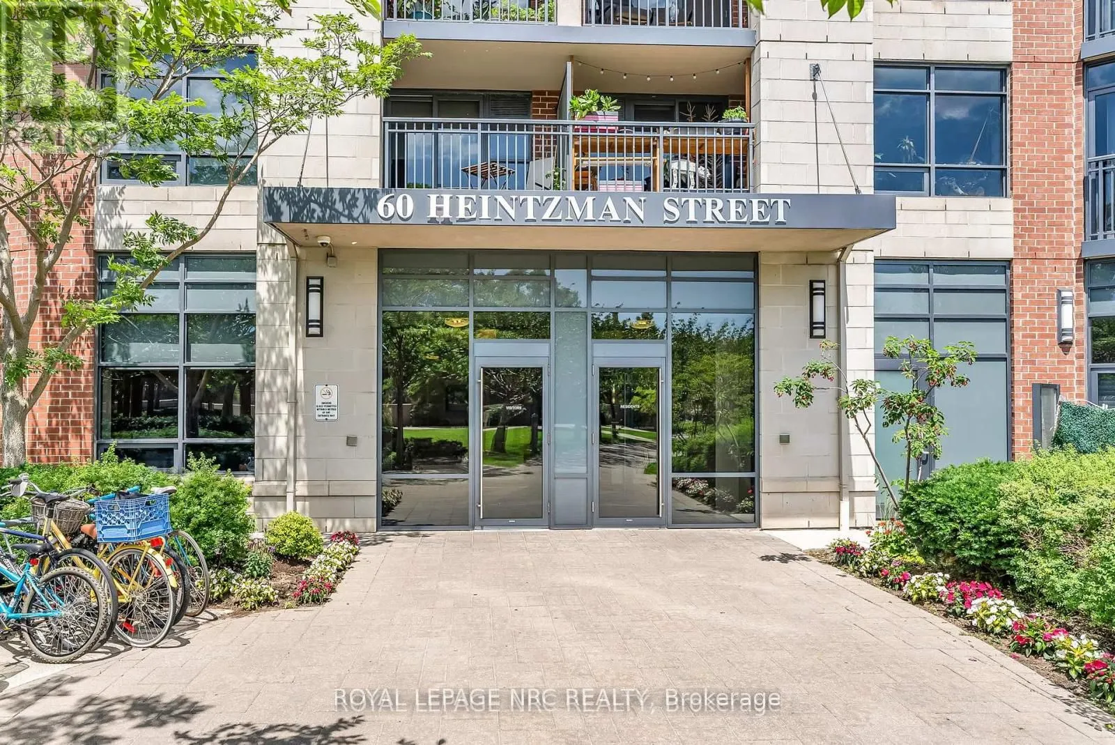 60 Heintzman Street, #933