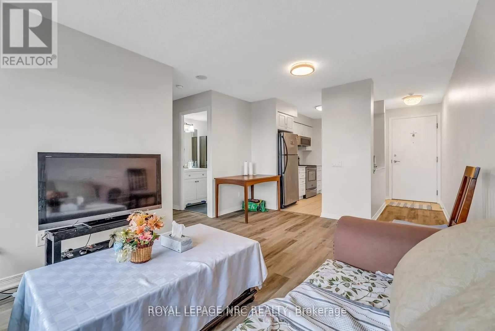 60 Heintzman Street, #933