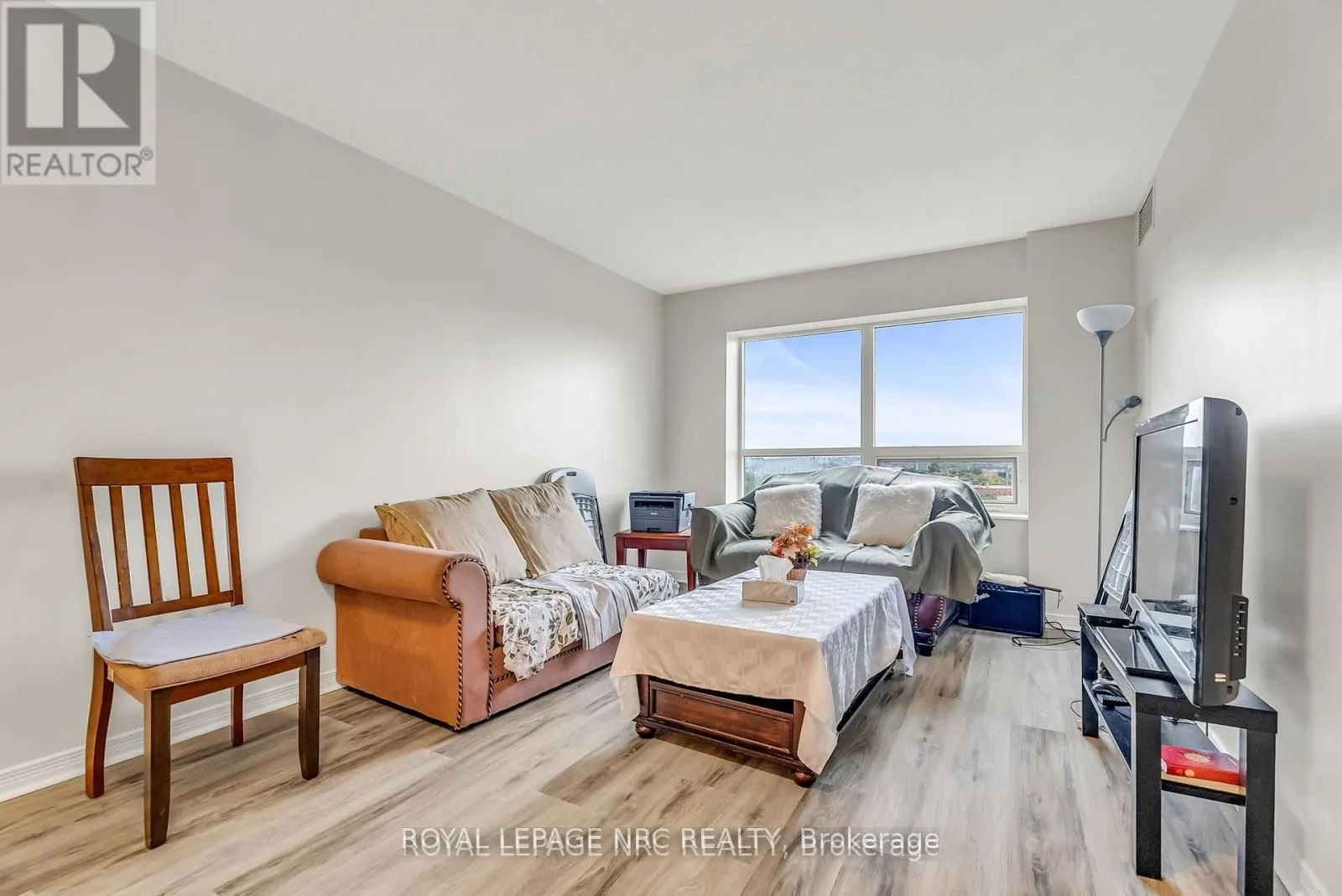 60 Heintzman Street, #933