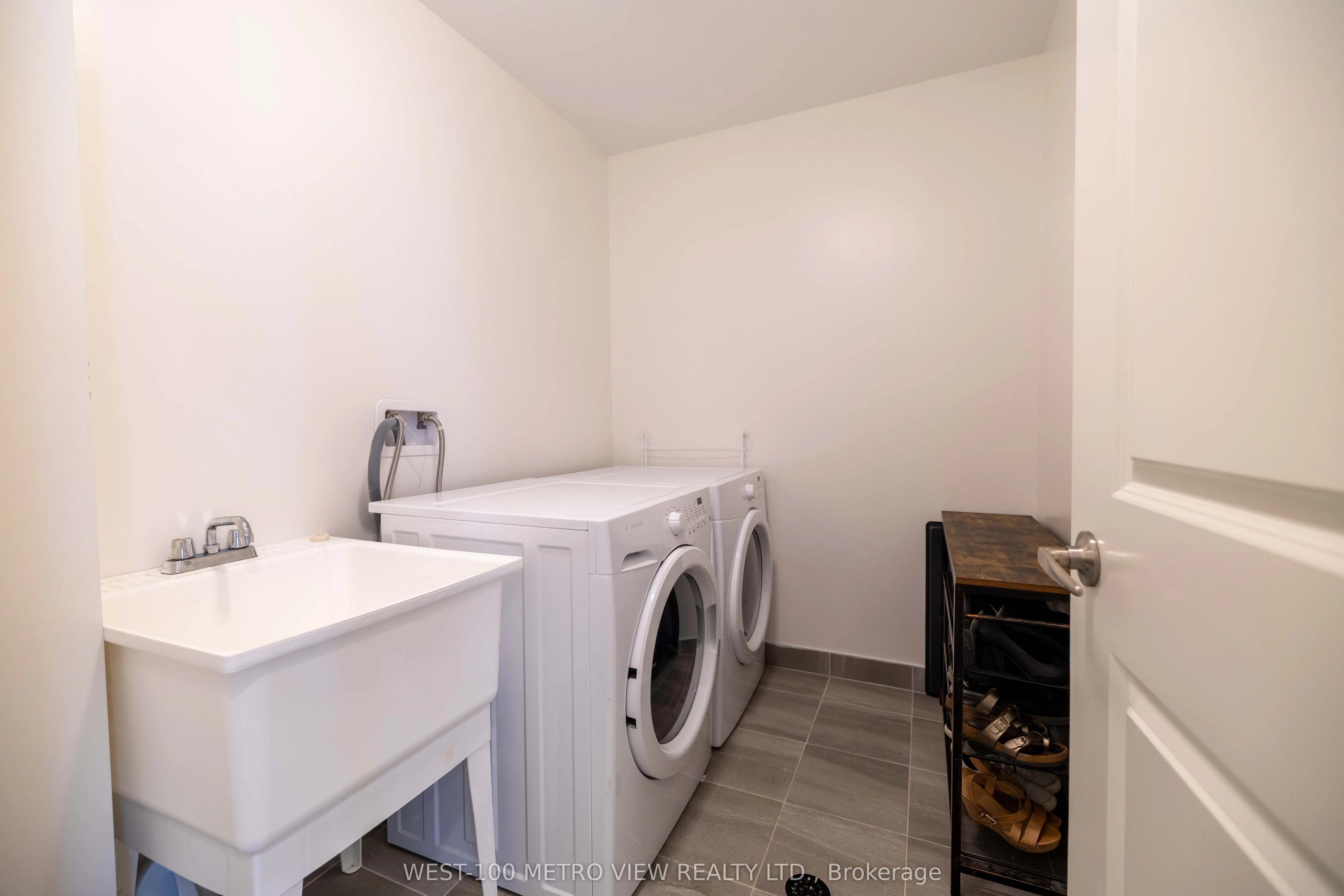 3141 Ernest Appelbe Boulevard