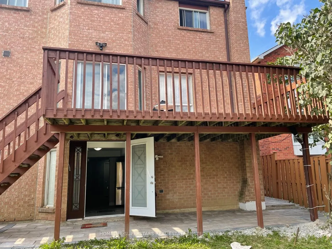 274 Oxbow Crescent, #Walk Out Basement