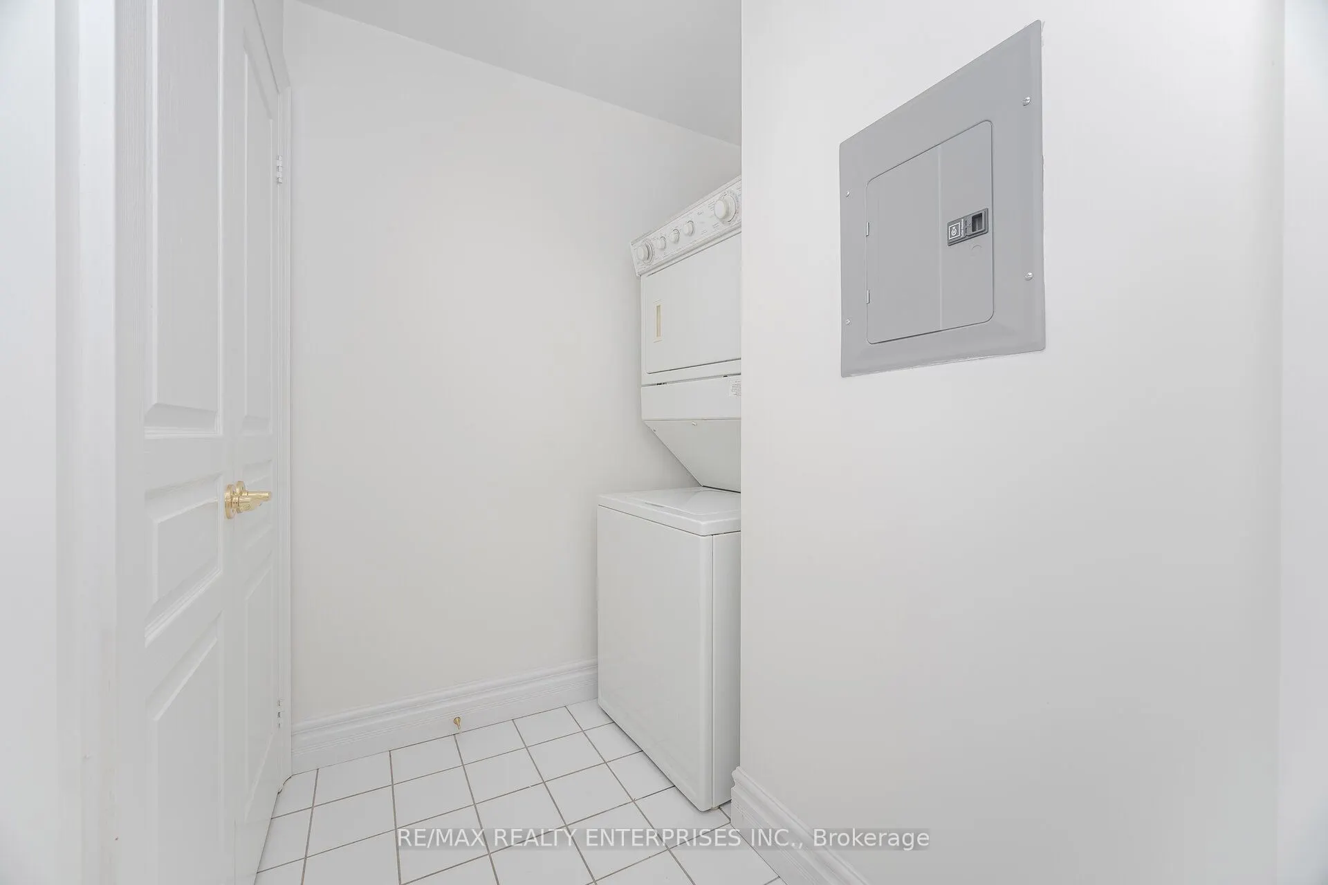 2662 Bloor Street W, #PH-1108