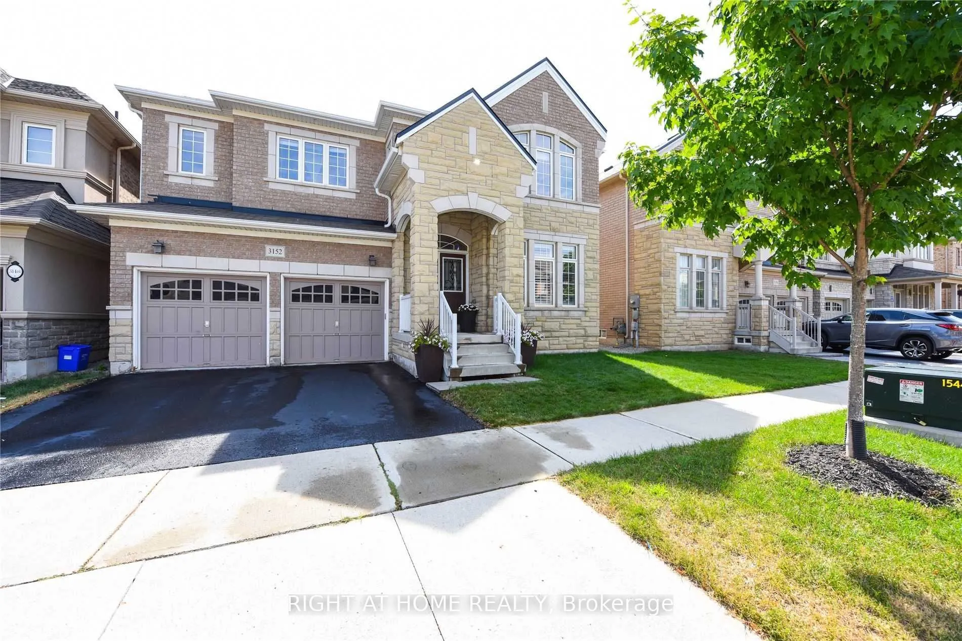 3152 Larry Crescent
