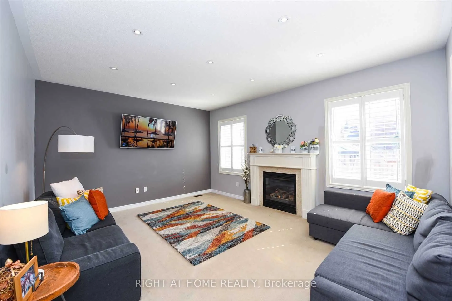 3152 Larry Crescent