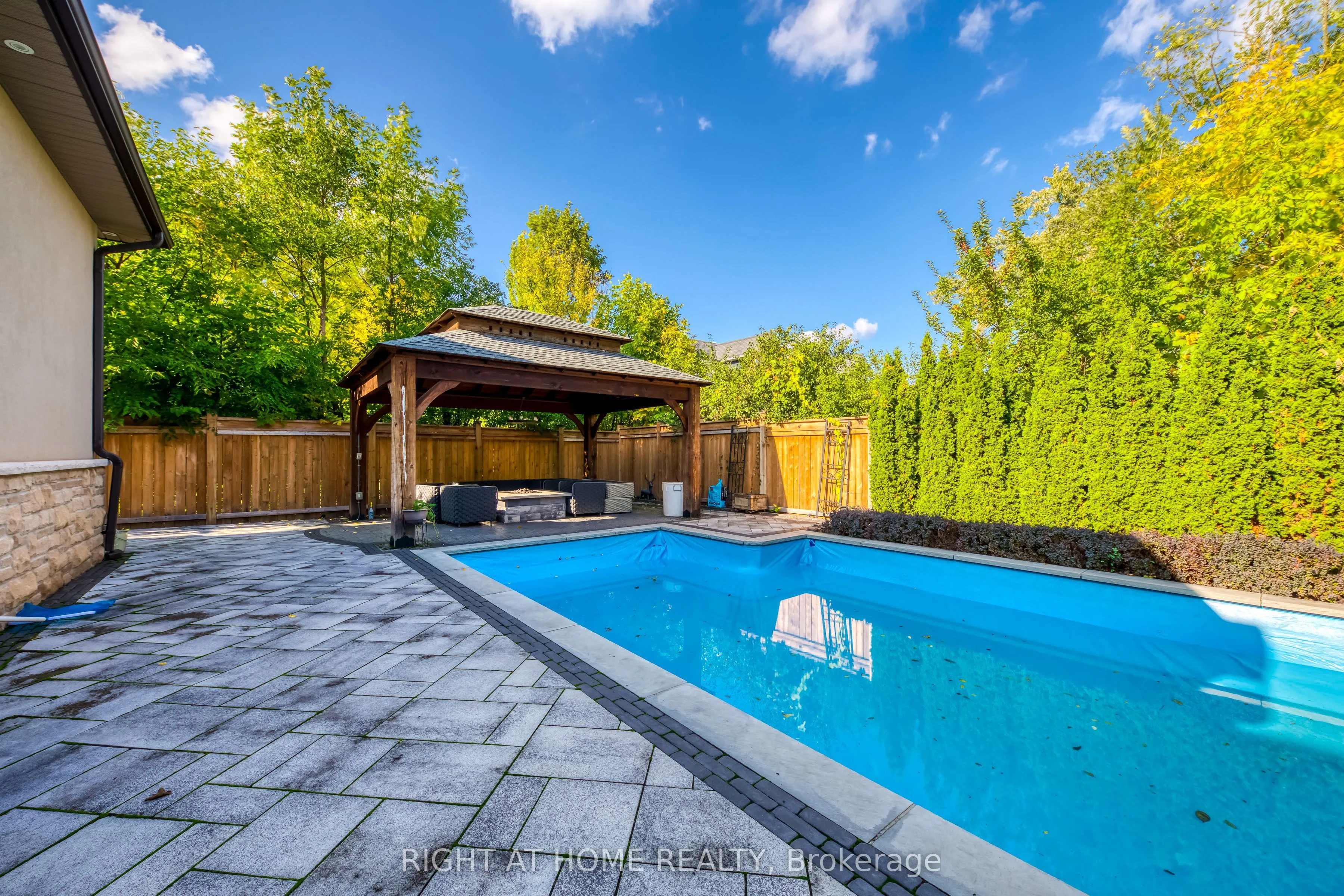 523 BROOKSIDE Drive