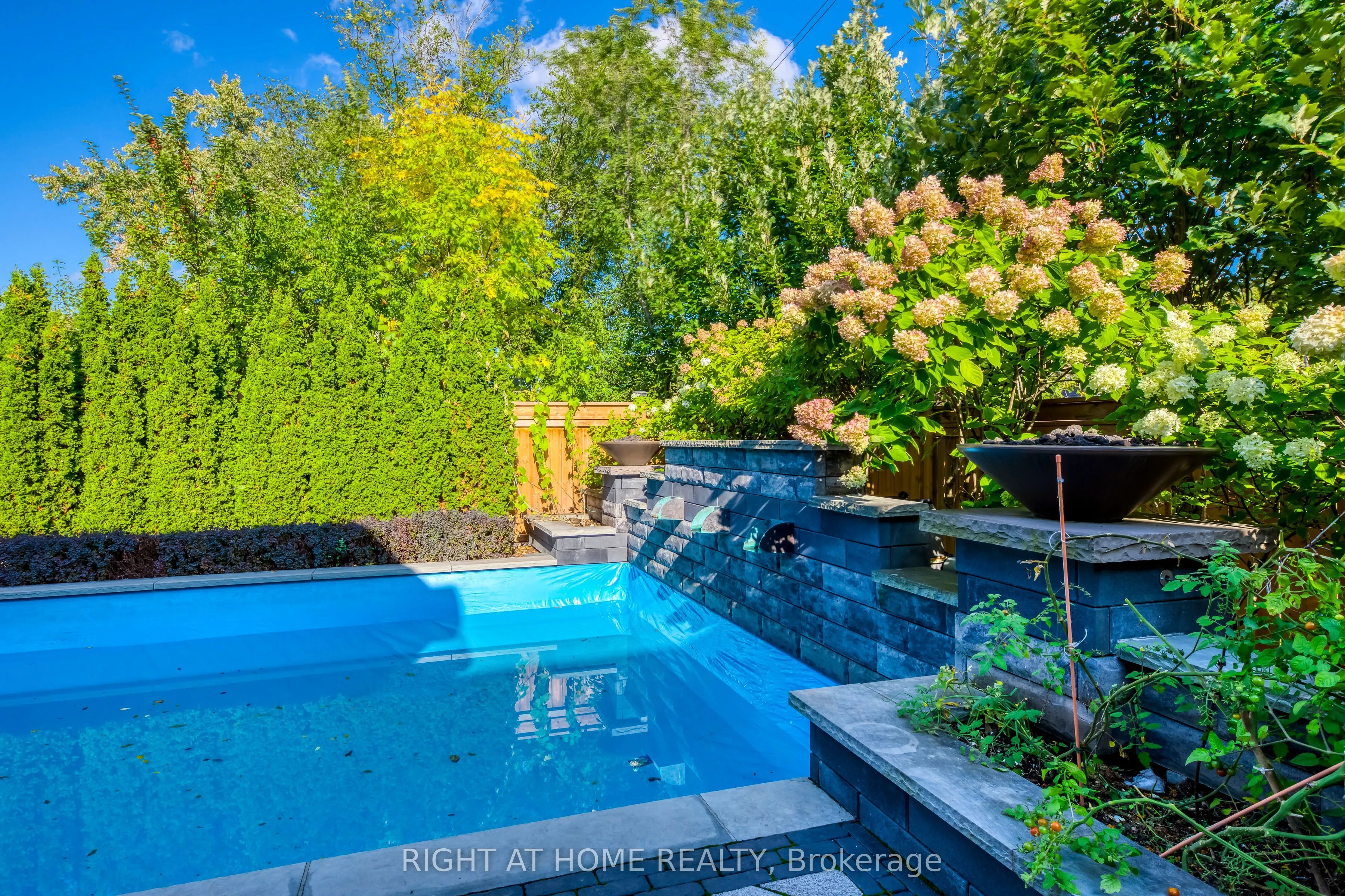 523 BROOKSIDE Drive