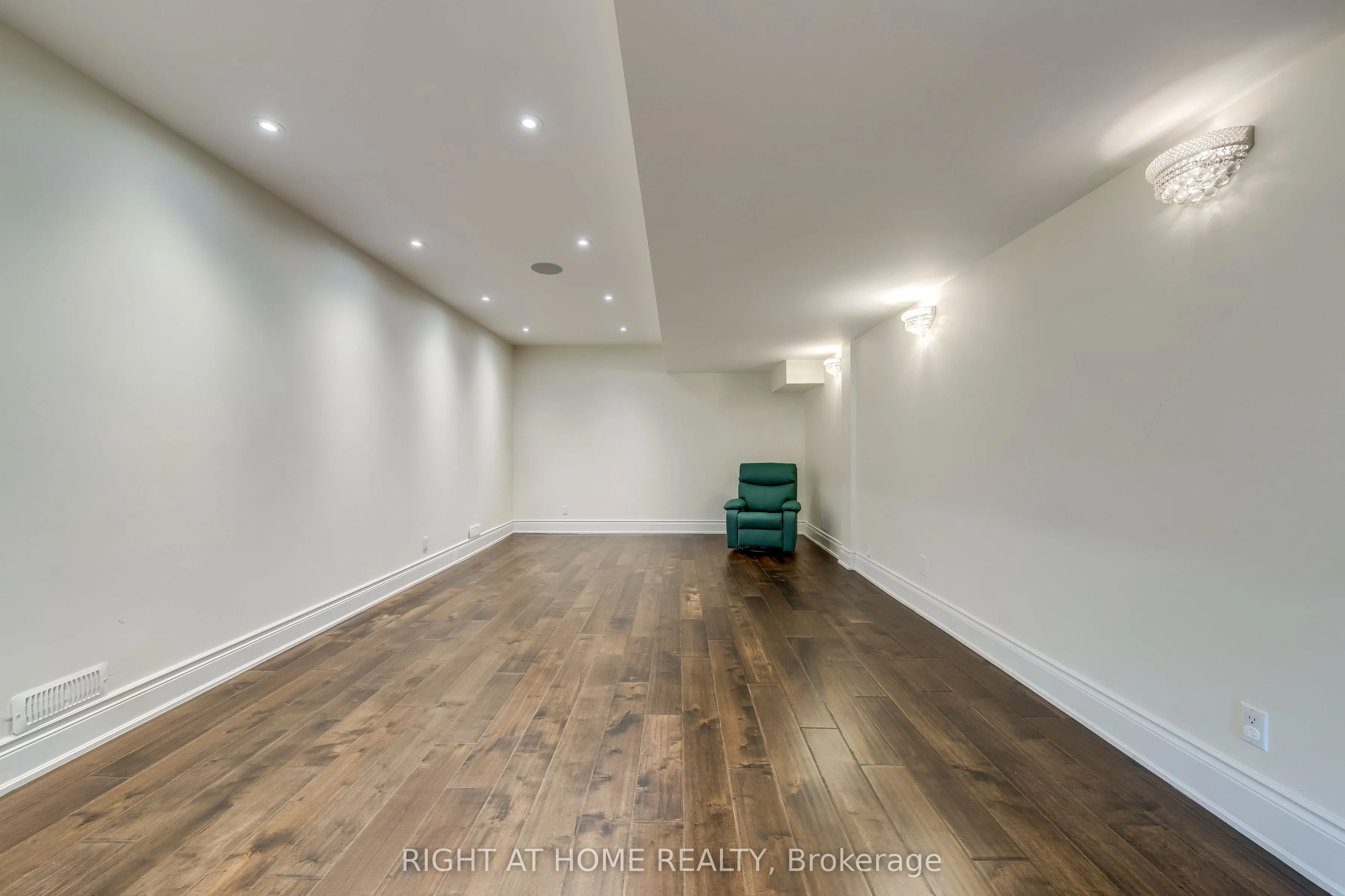 523 BROOKSIDE Drive