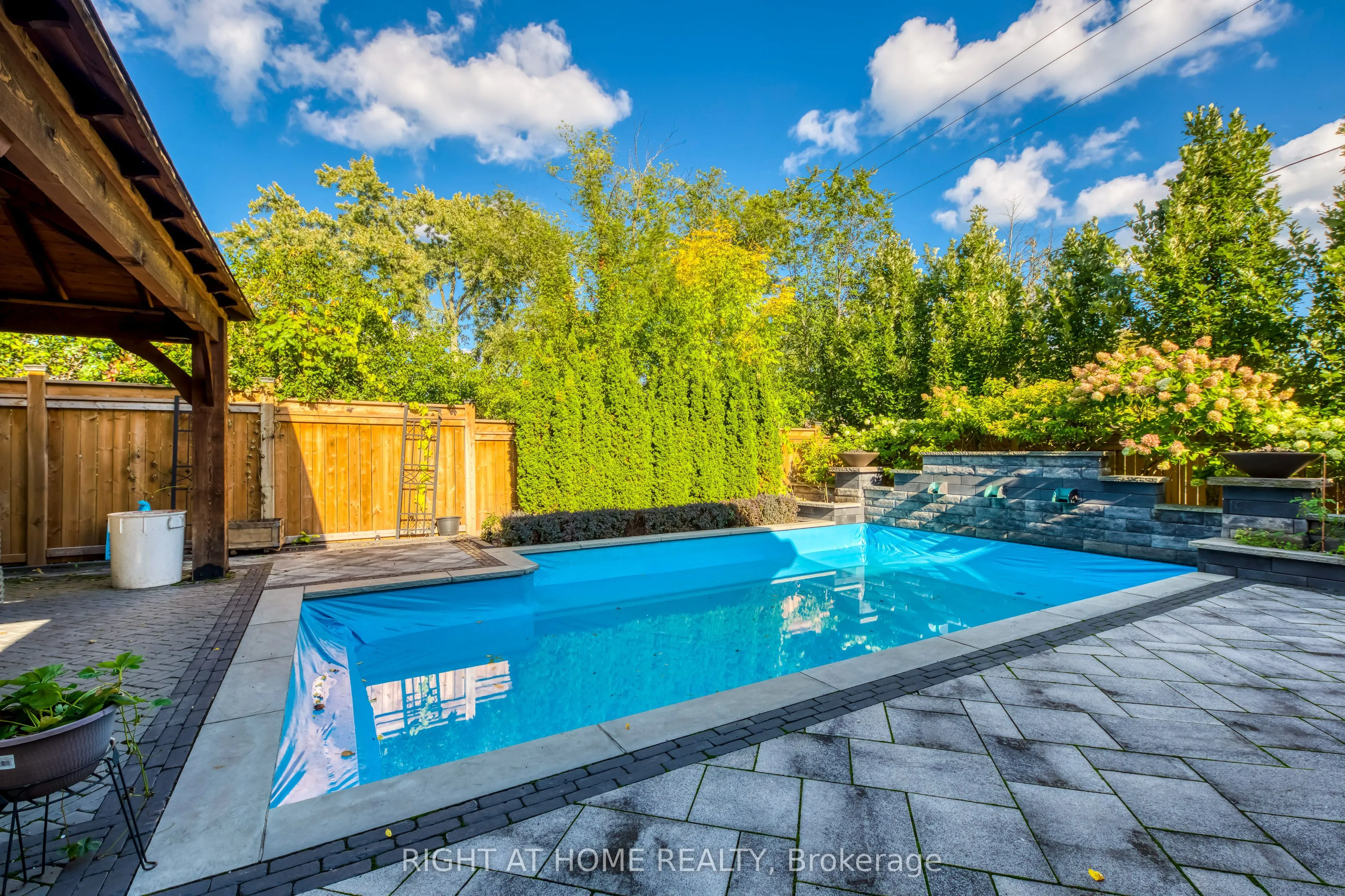 523 BROOKSIDE Drive