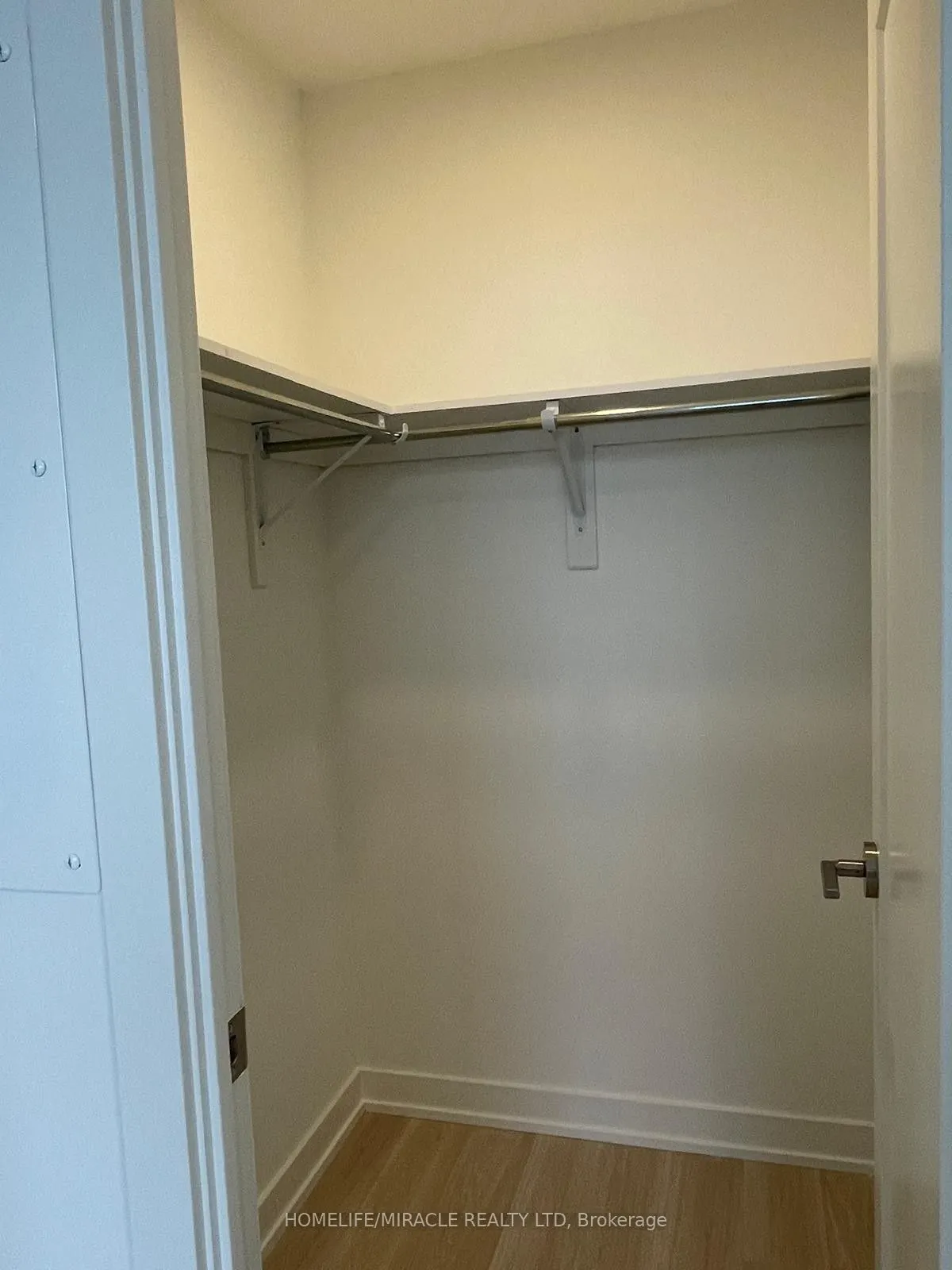 5105 Hurontario Street, #1802