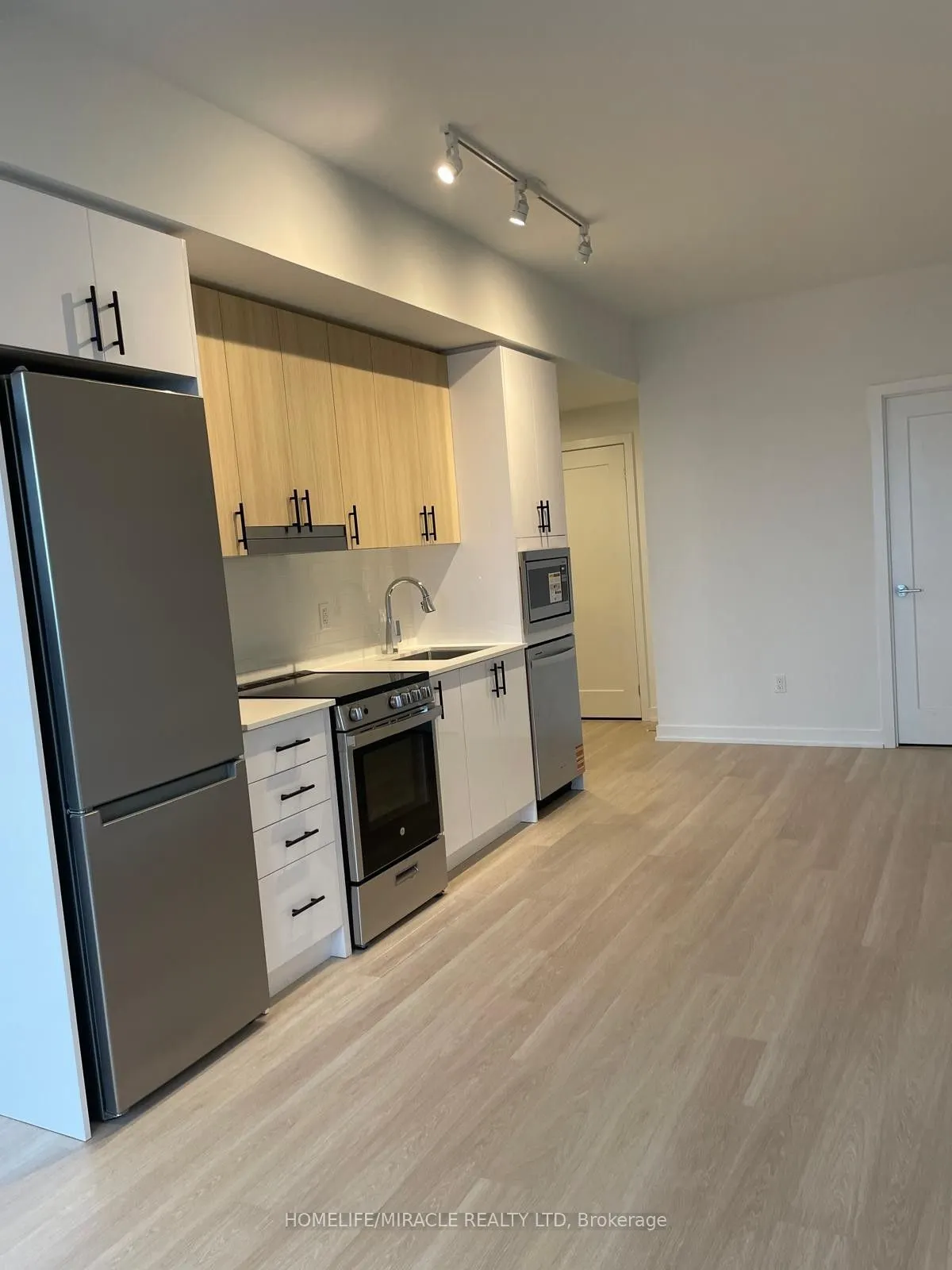 5105 Hurontario Street, #1802