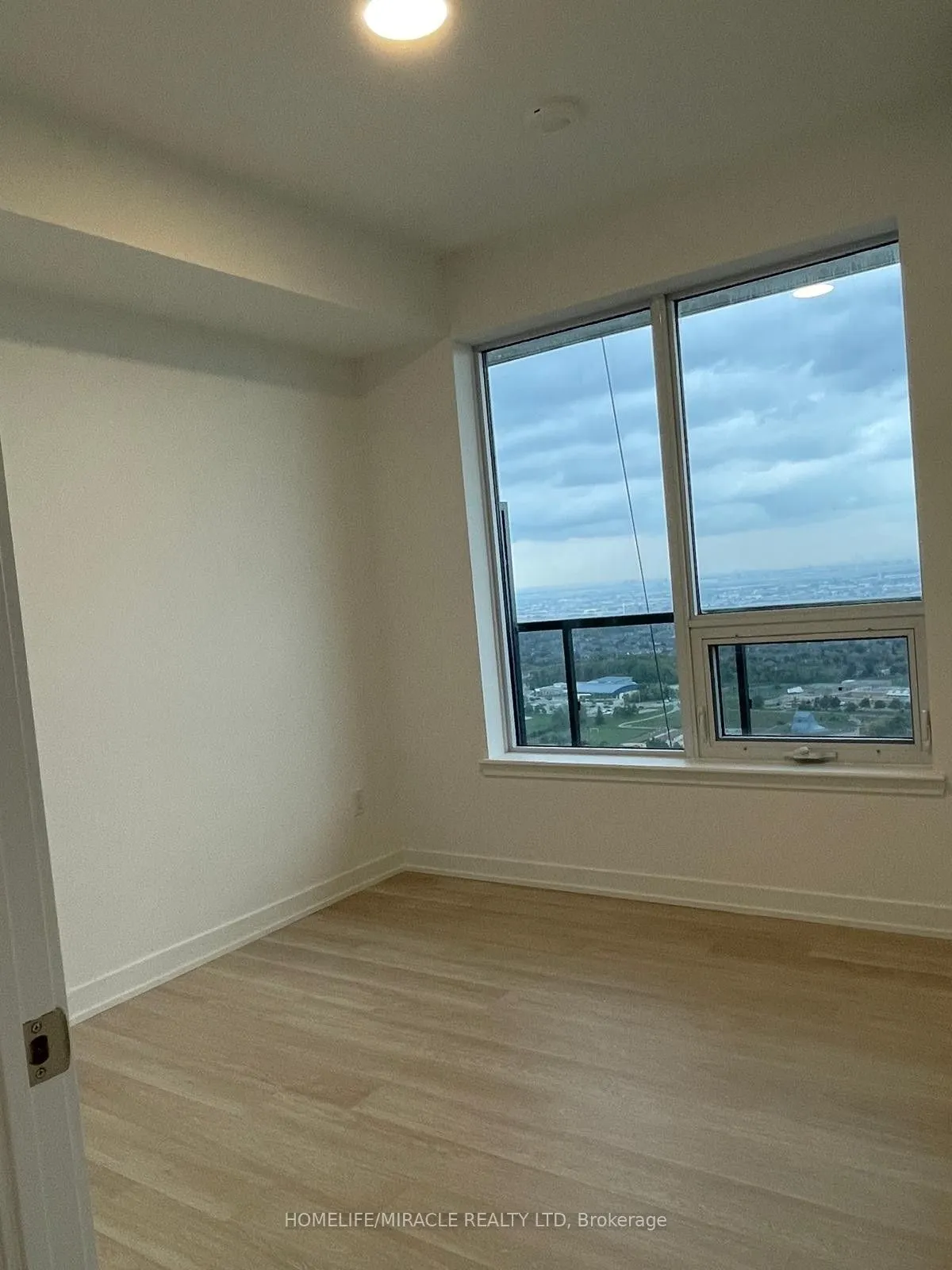 5105 Hurontario Street, #1802