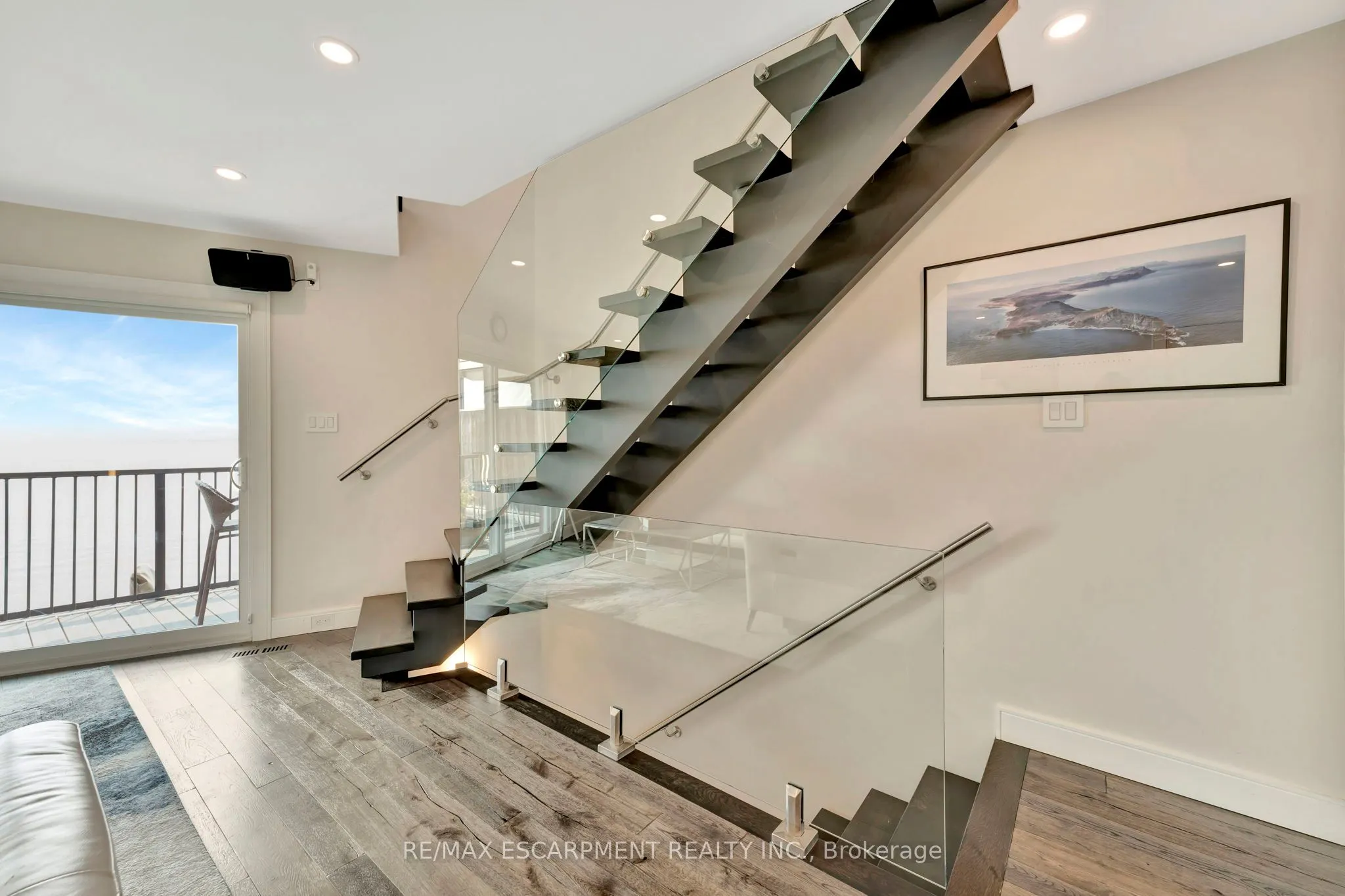 2136 Old Lakeshore Road, #3