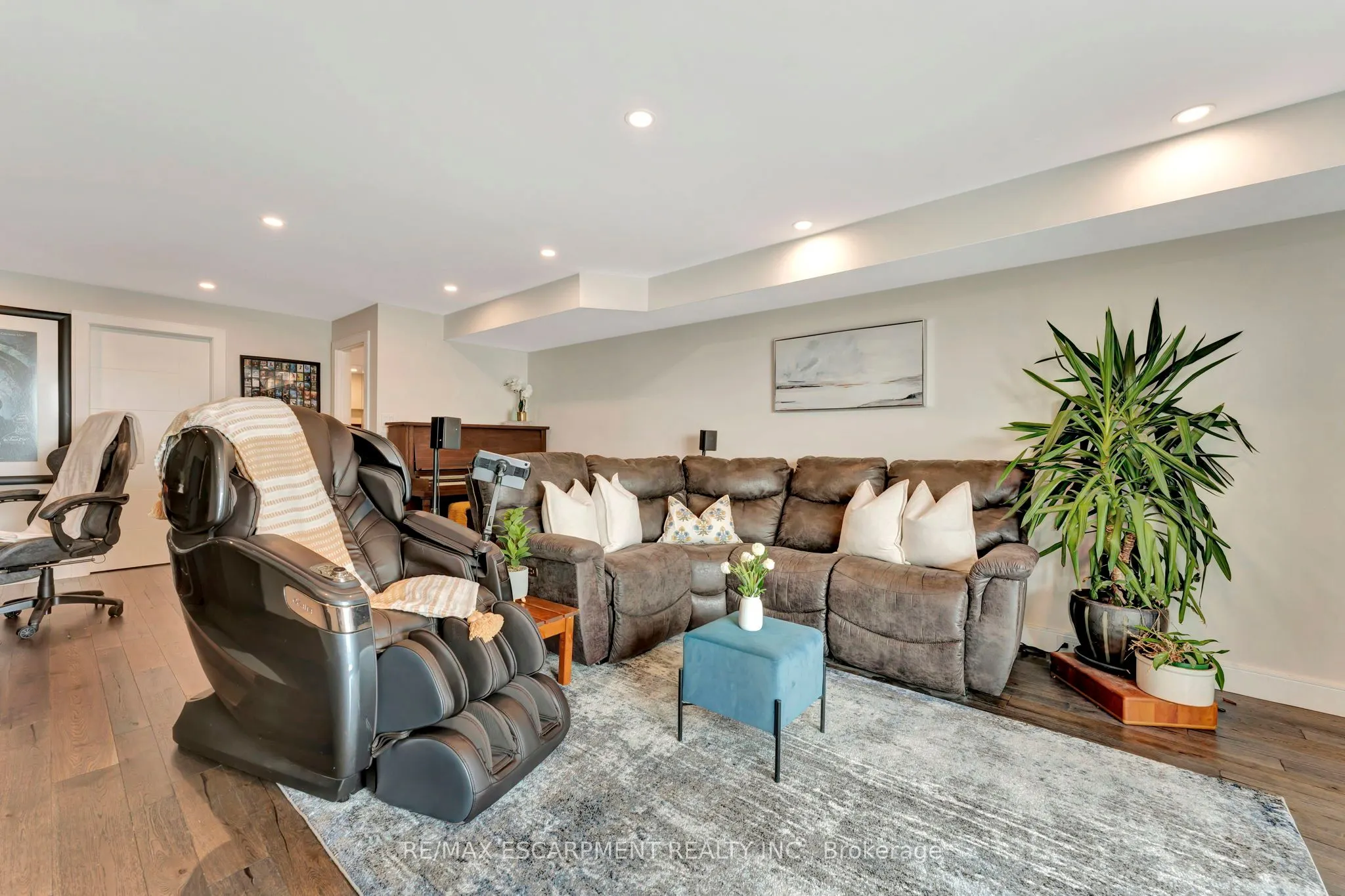 2136 Old Lakeshore Road, #3