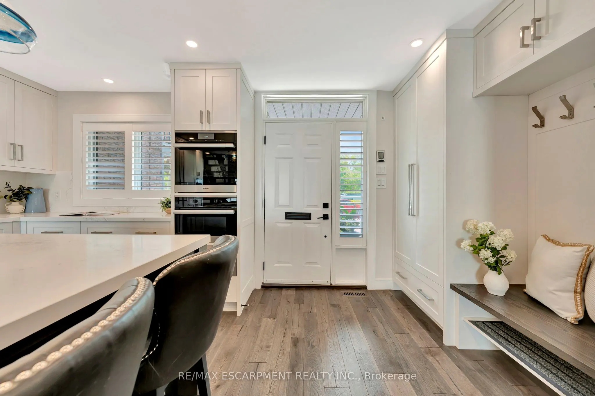 2136 Old Lakeshore Road, #3