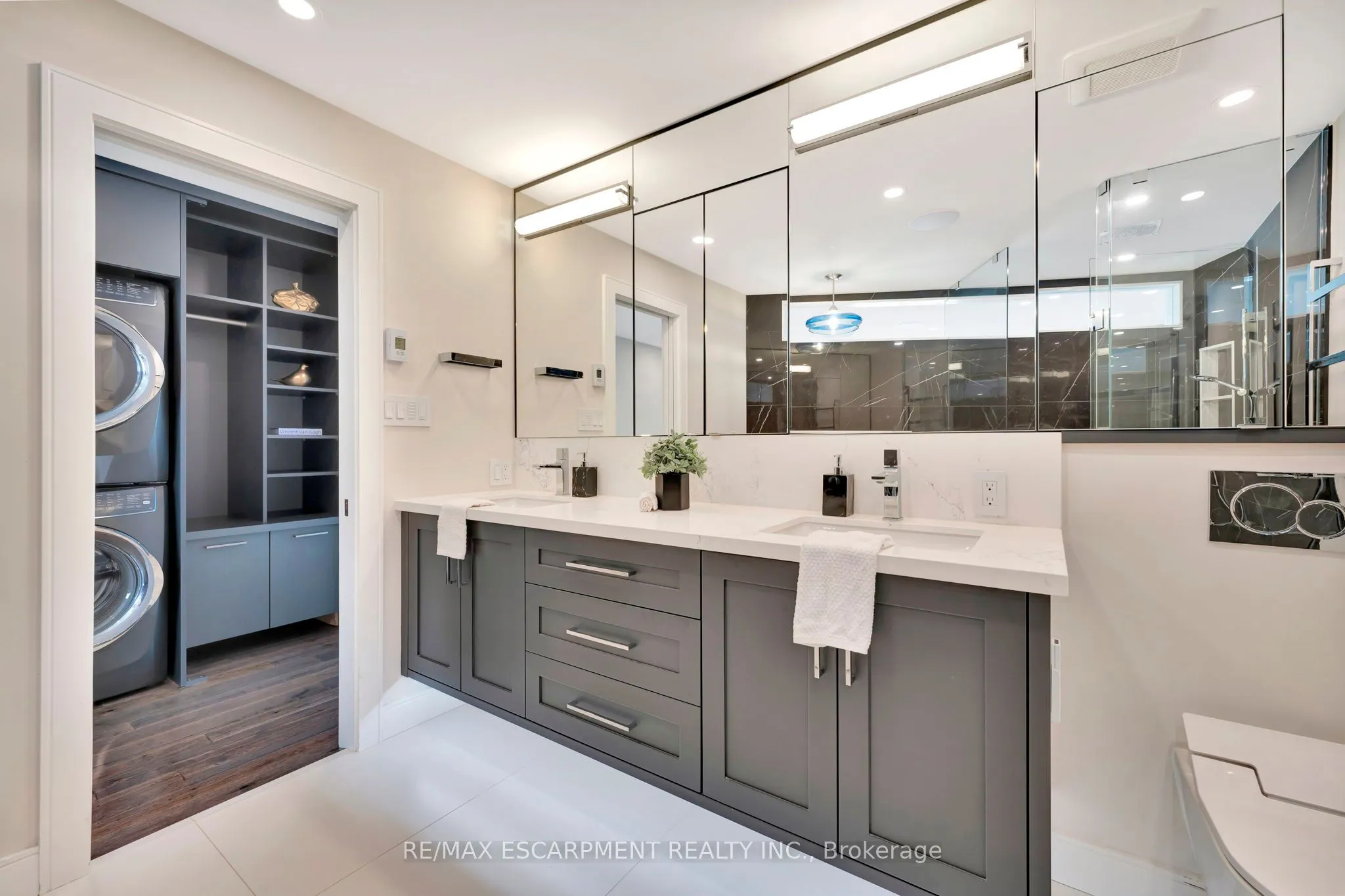 2136 Old Lakeshore Road, #3