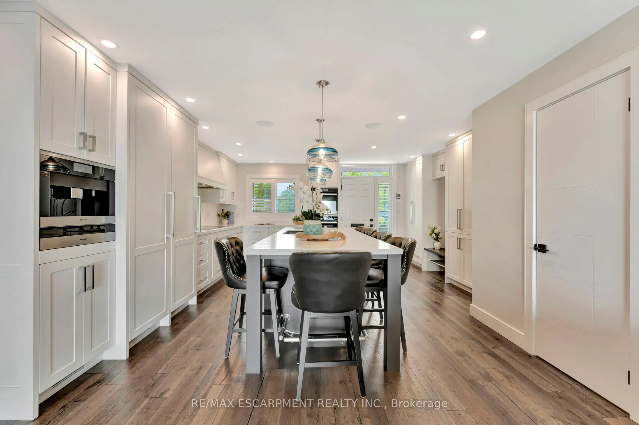 2136 Old Lakeshore Road, #3