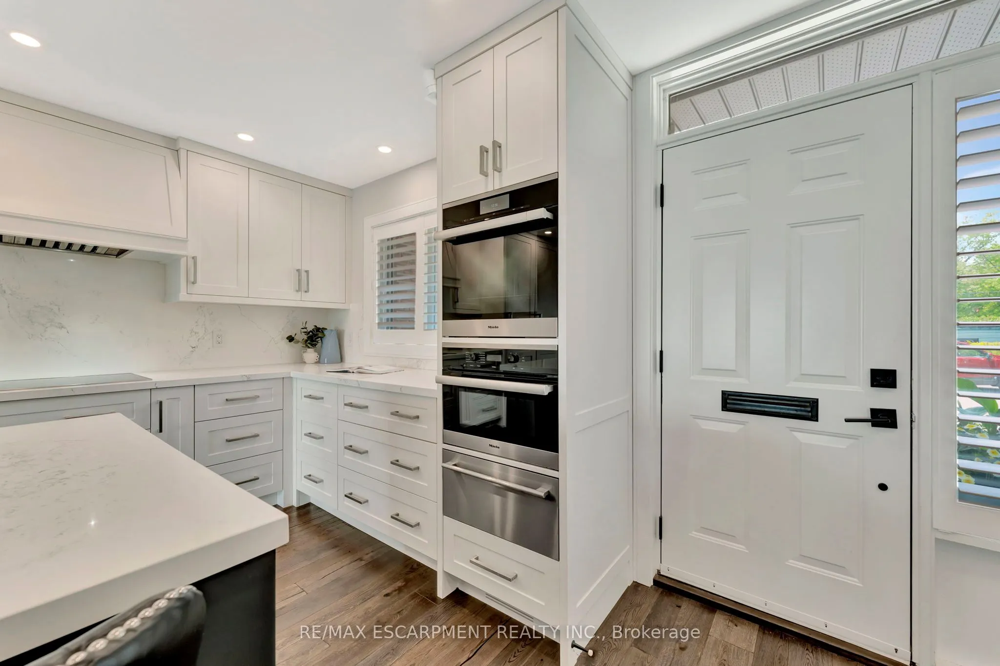2136 Old Lakeshore Road, #3