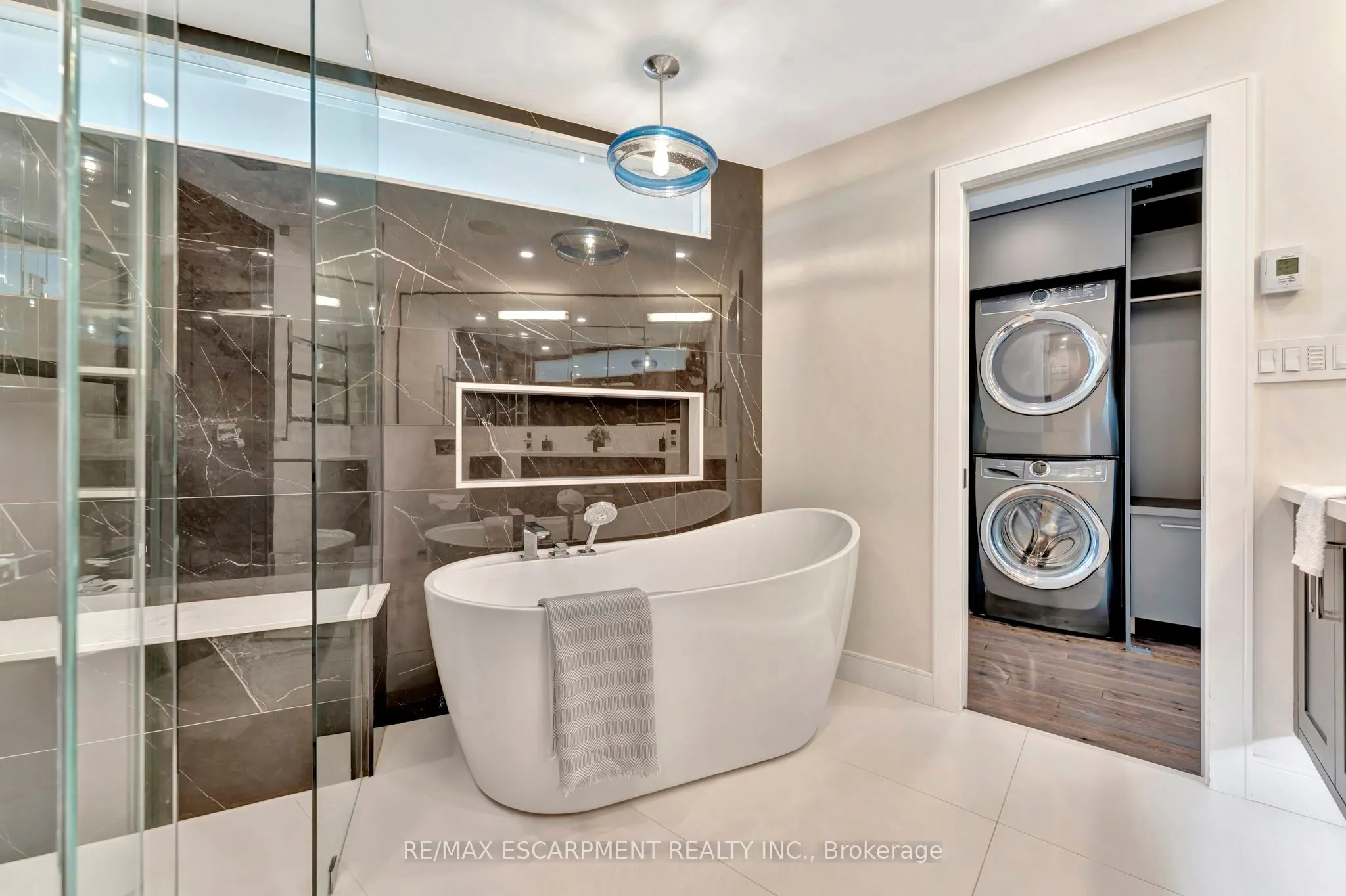 2136 Old Lakeshore Road, #3
