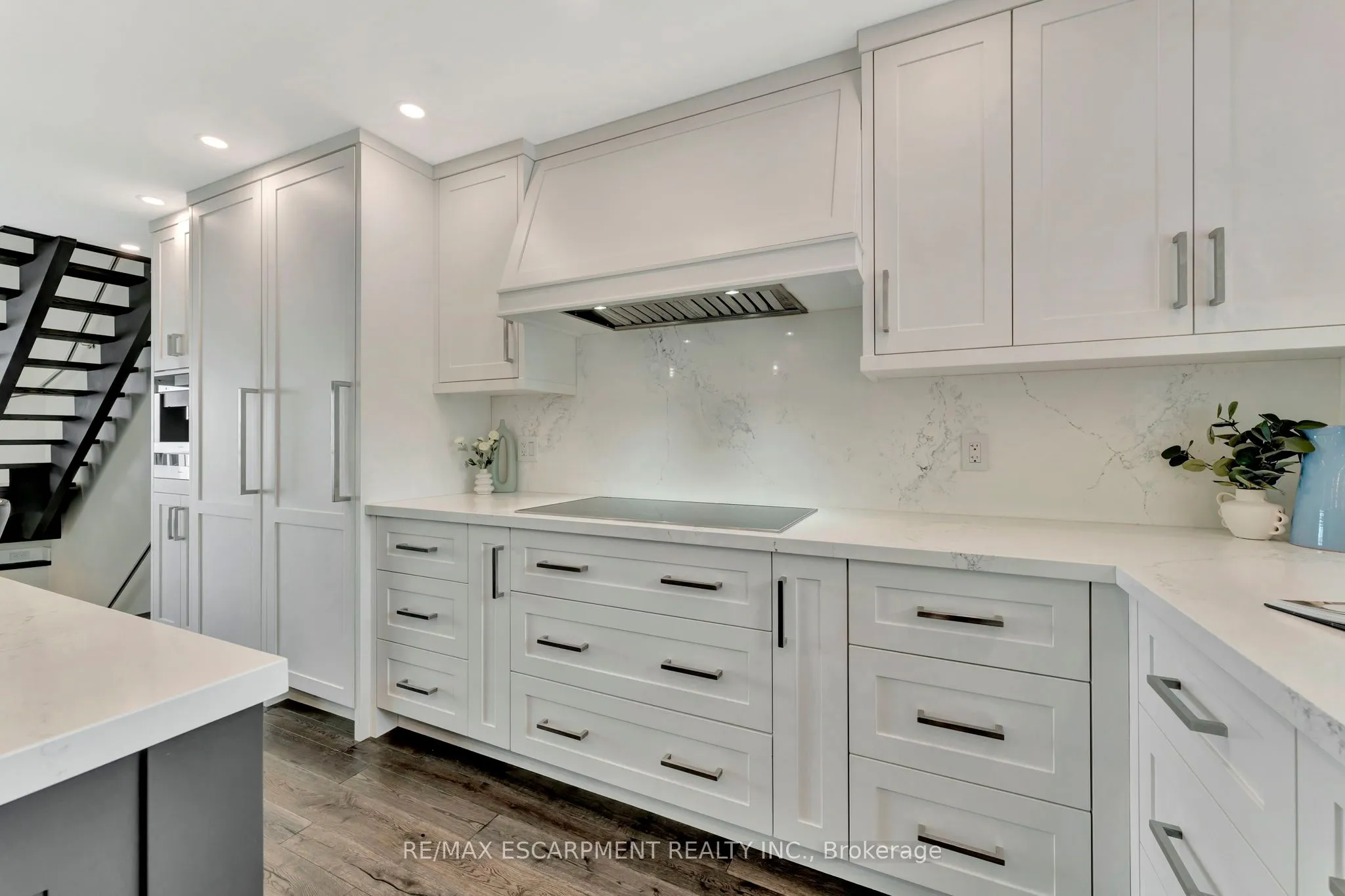 2136 Old Lakeshore Road, #3