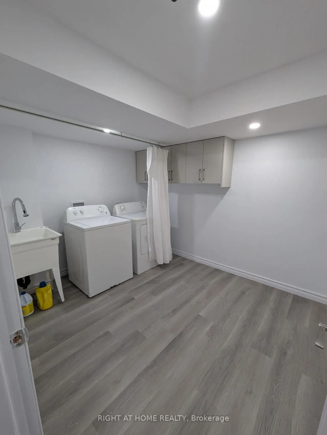 58 Meadowcrest Lane, #Lower