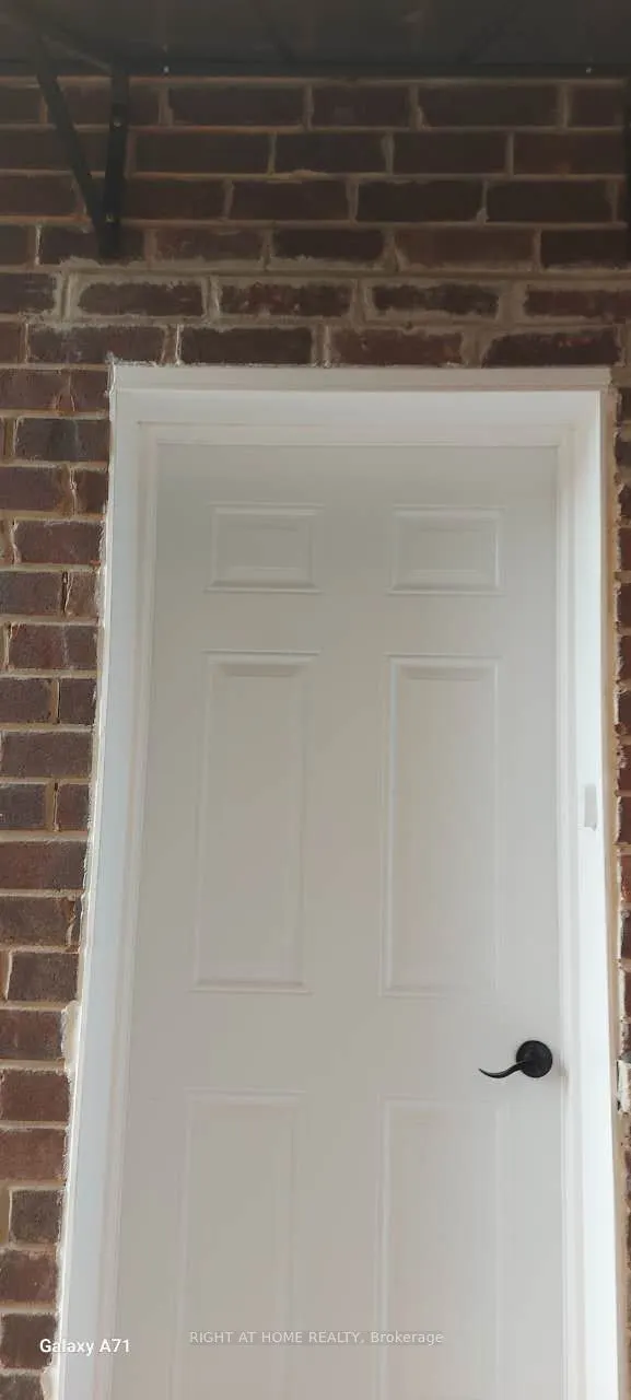 58 Meadowcrest Lane, #Lower