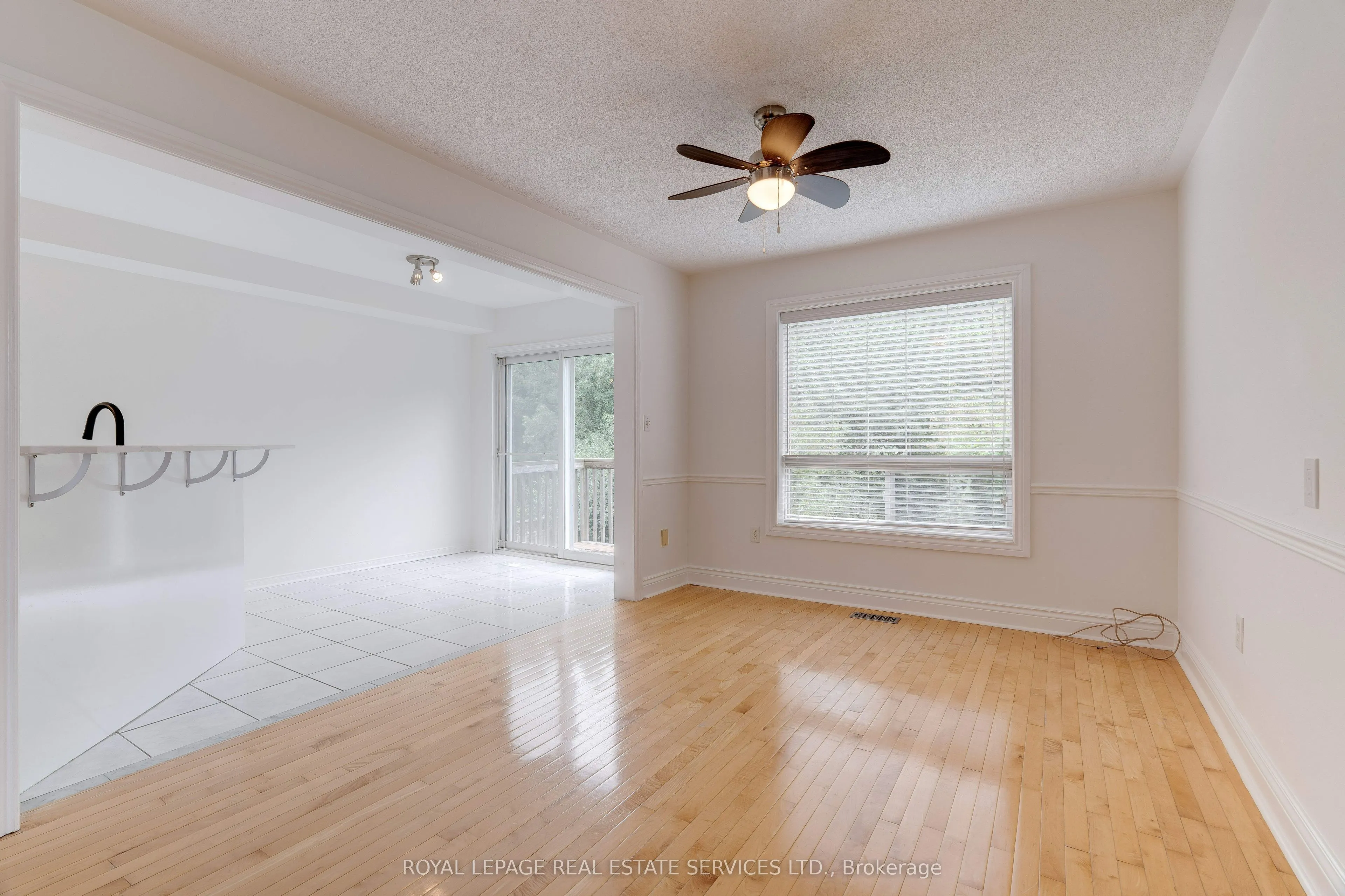 363 Ravineview Way